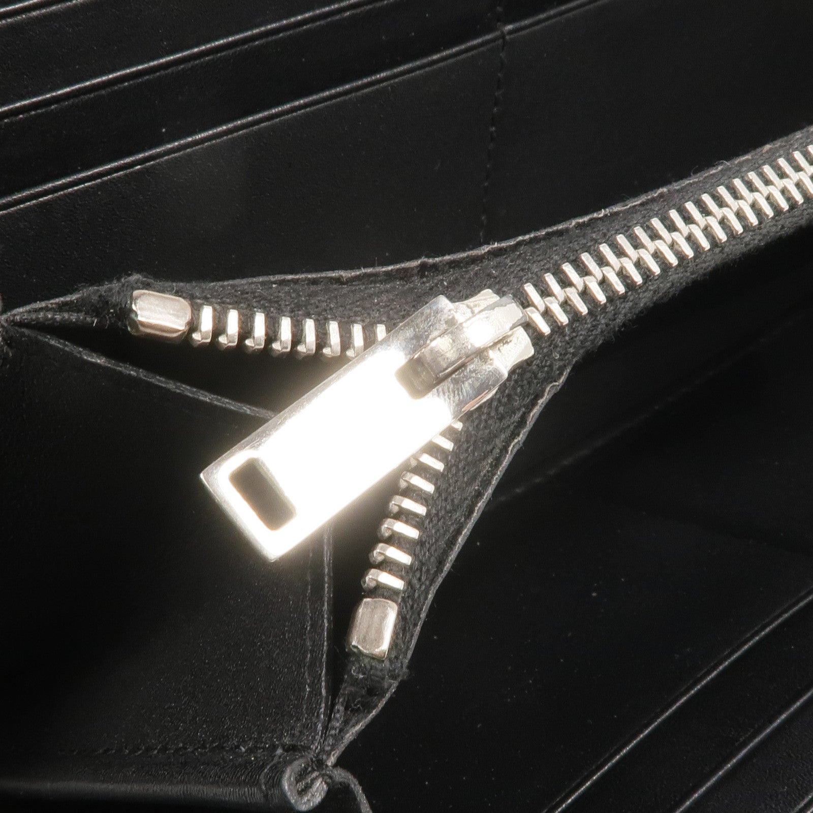 SAINT LAURENT 皮革Long Zipper Wallet銀扣長錢包