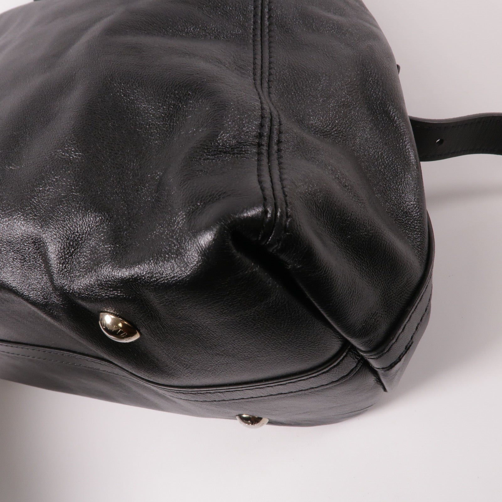 LOUIS VUITTON 羊皮皮革CarryAll Vibe MM肩背袋