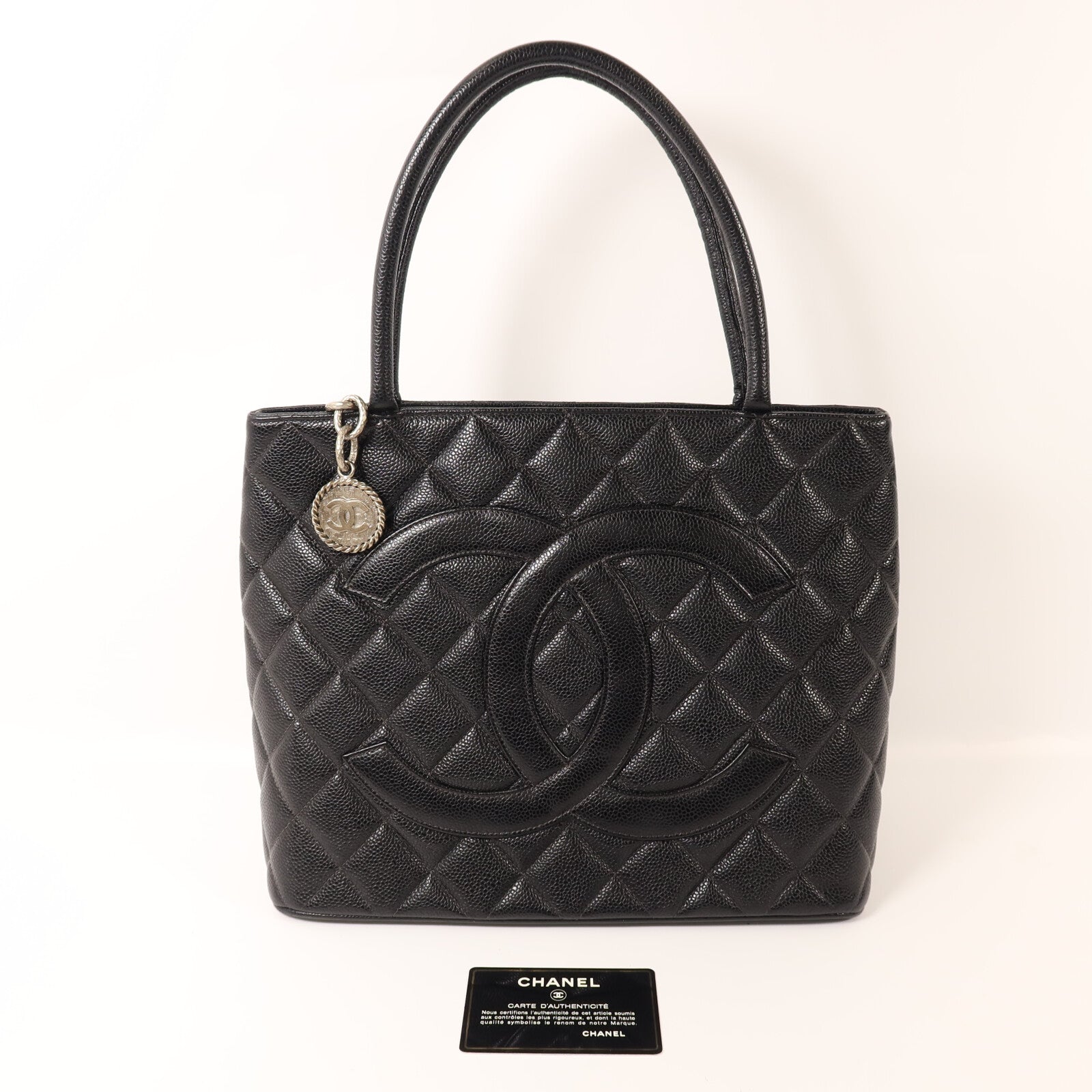 CHANEL 牛皮皮革Matelasse銀扣肩背袋