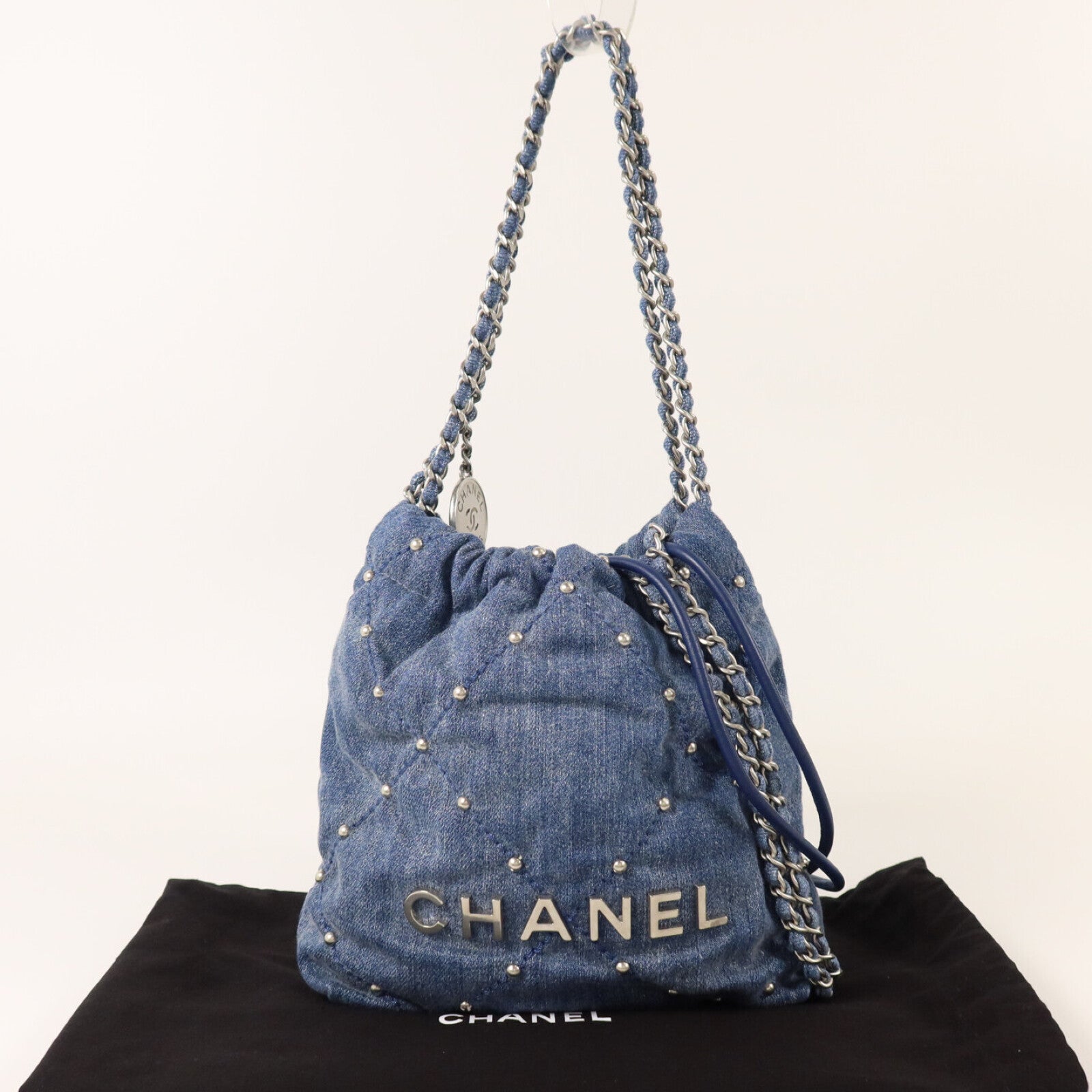 CHANEL 牛仔佈Chanel 22 Mini銀扣鏈帶手挽肩背兩用袋