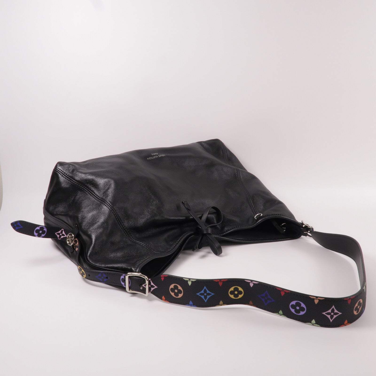 LOUIS VUITTON 羊皮皮革CarryAll Vibe MM肩背袋