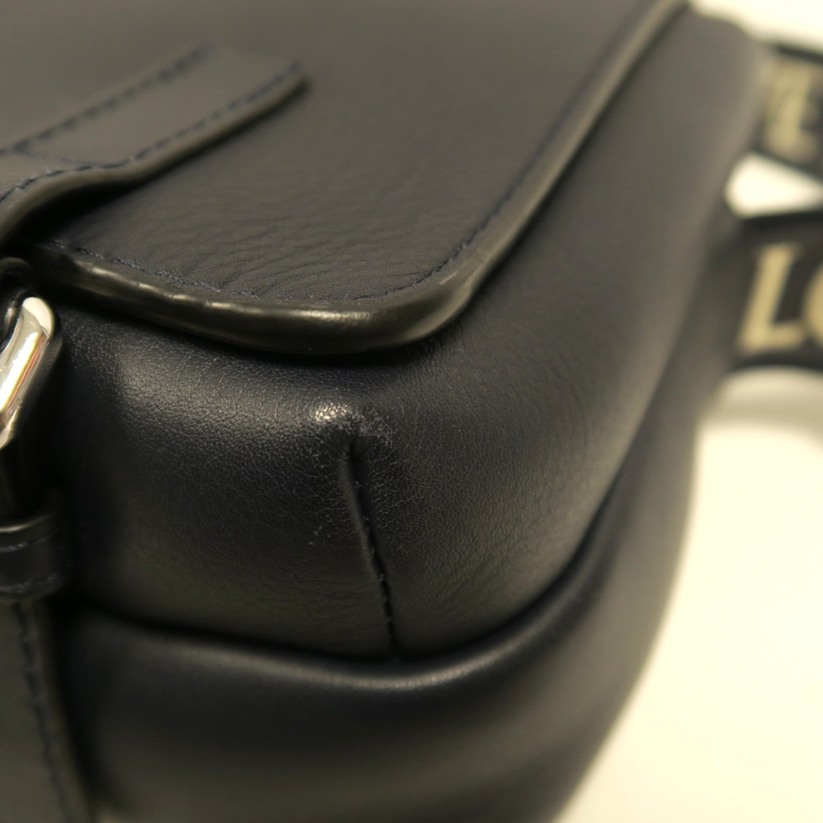 LOEWE 【激減優惠】牛皮皮革Military Messenger銀扣肩背袋深藍色