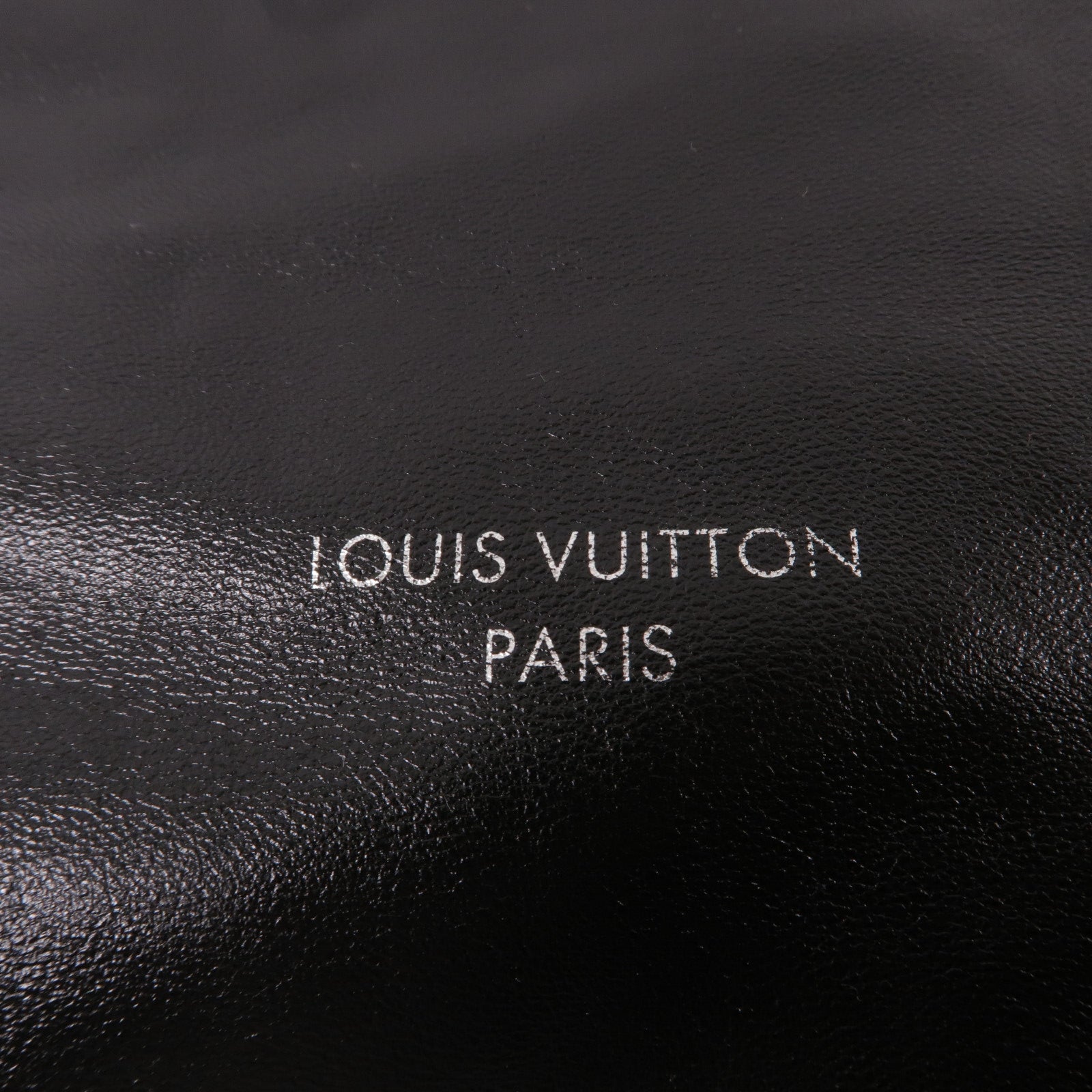 LOUIS VUITTON 羊皮皮革CarryAll Vibe MM肩背袋