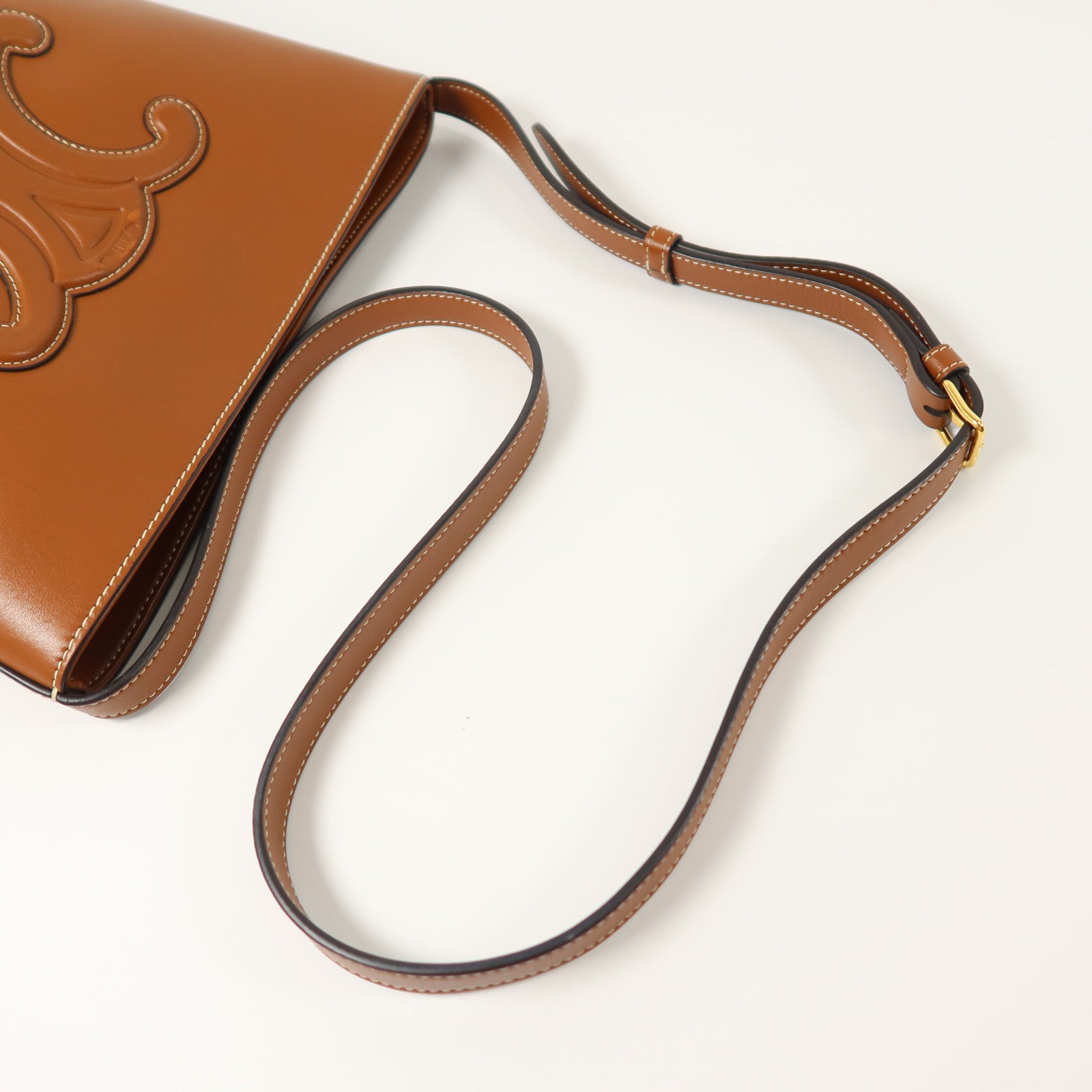 CELINE 牛皮皮革Small Cuir Triomphe Bucket金扣肩背袋
