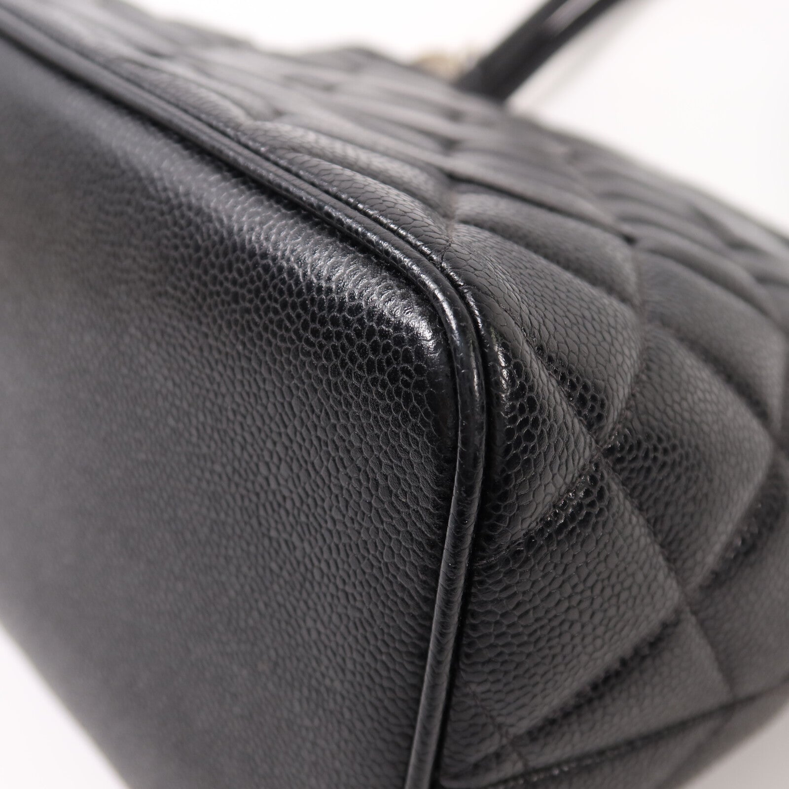 CHANEL 牛皮皮革Matelasse銀扣肩背袋