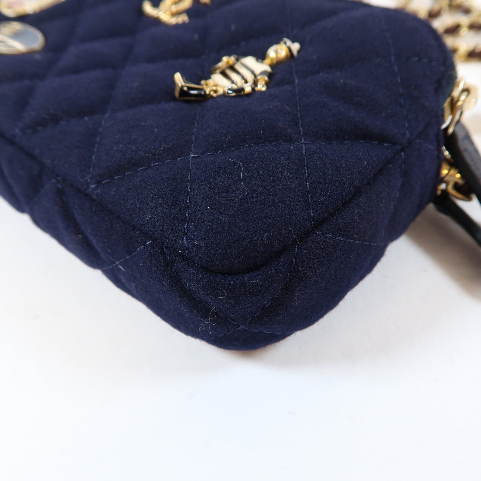 CHANEL 菱格羊毛Paris-Hamburg Chain Bag金扣鏈帶肩背袋深藍色