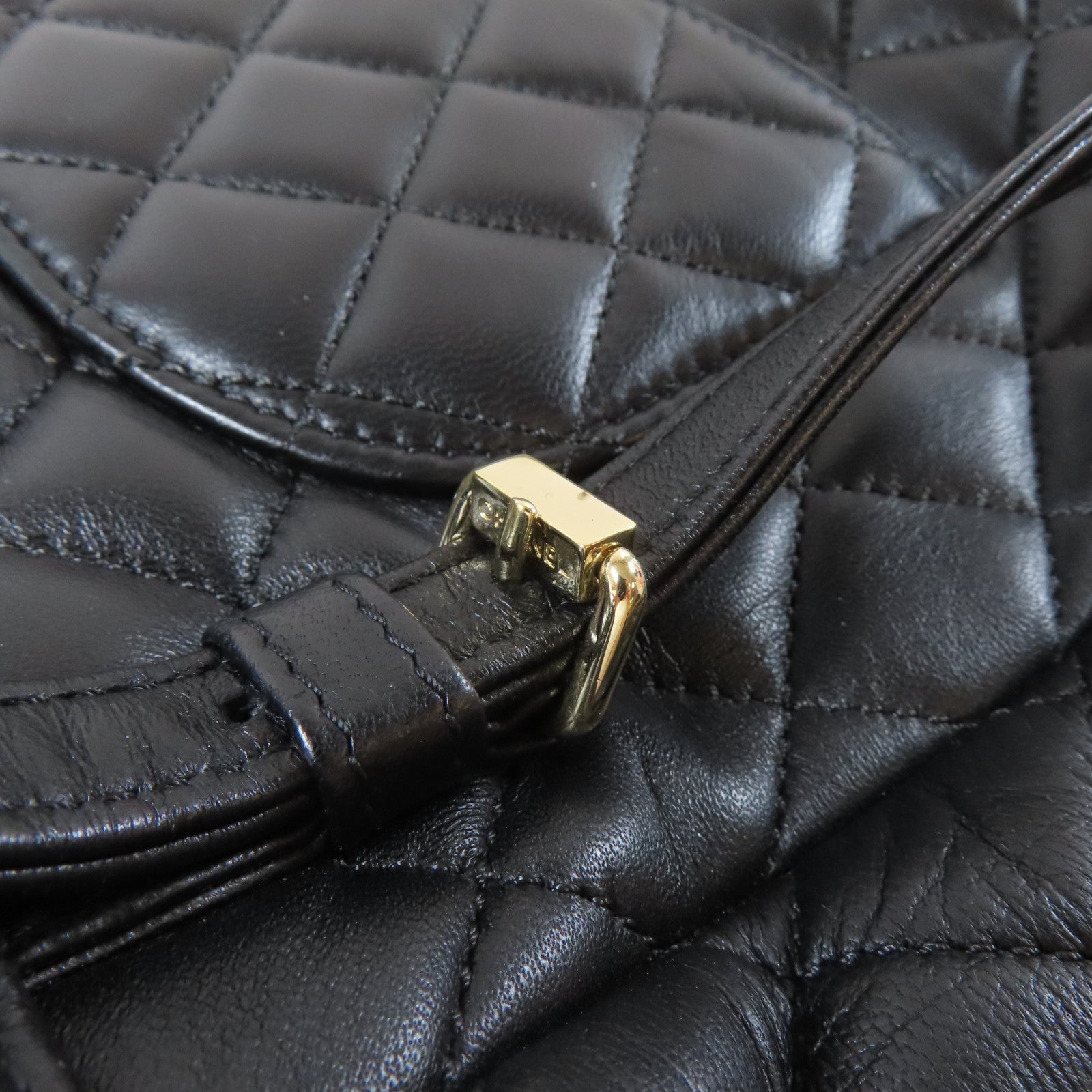 CHANEL 菱格羊皮皮革Backpack金扣背包黑色