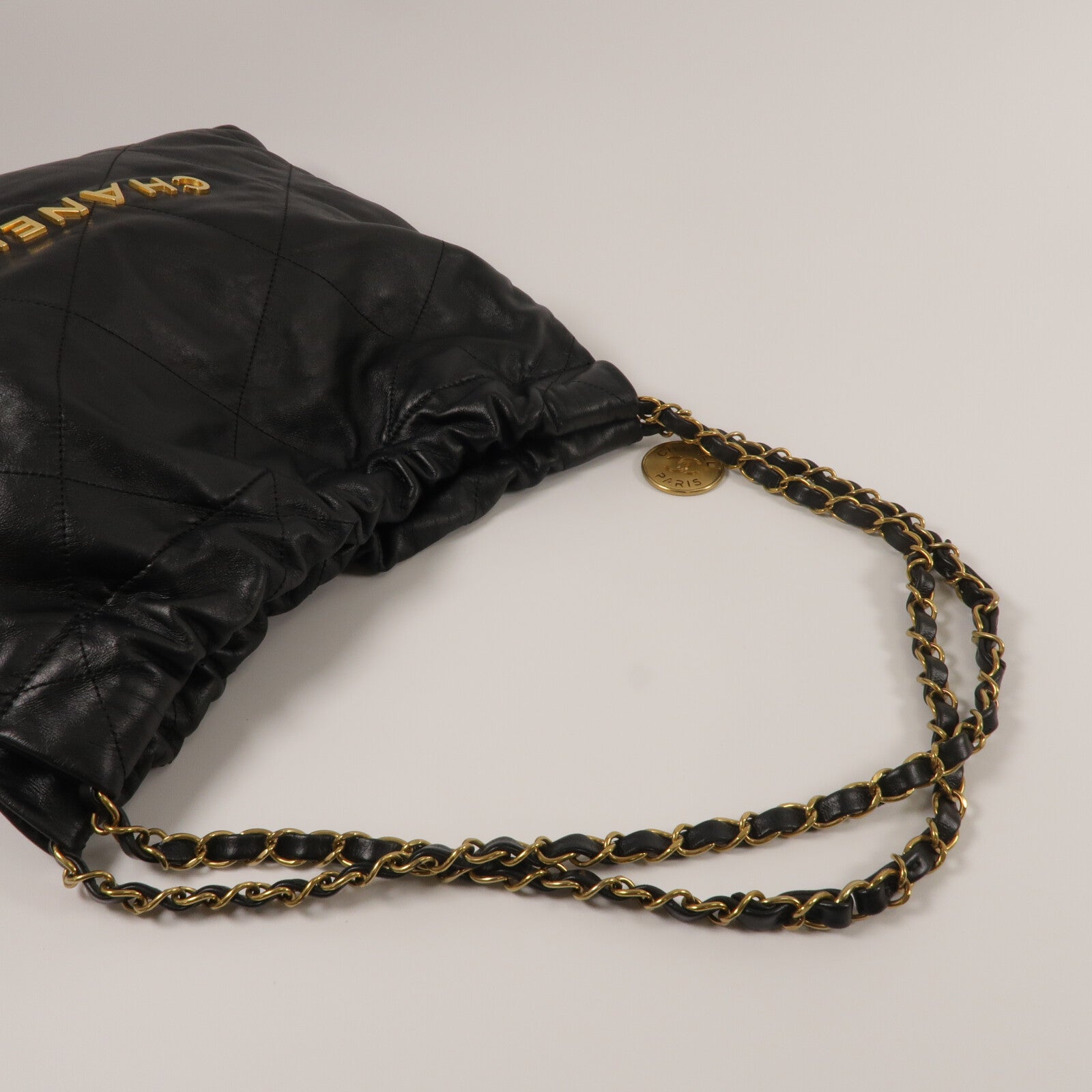 CHANEL 牛皮皮革Chanel 22 Small鏈帶肩背袋