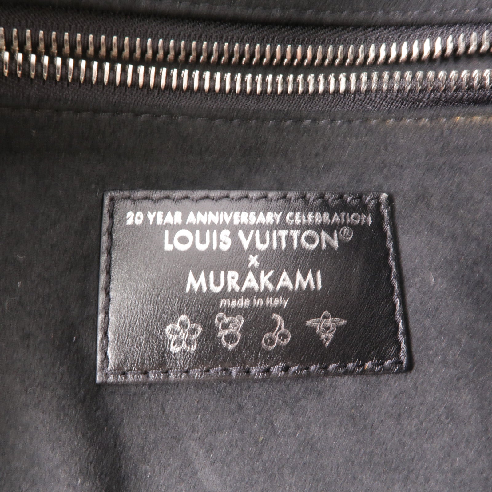 LOUIS VUITTON 羊皮皮革CarryAll Vibe MM肩背袋