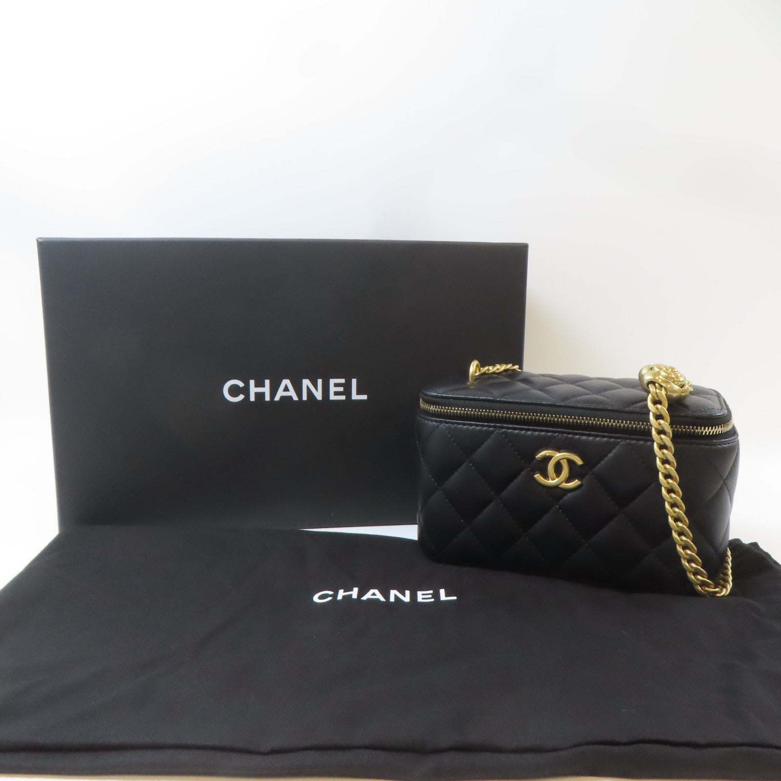 CHANEL 菱格羊皮皮革Vanity Case金扣鏈帶肩背袋黑色