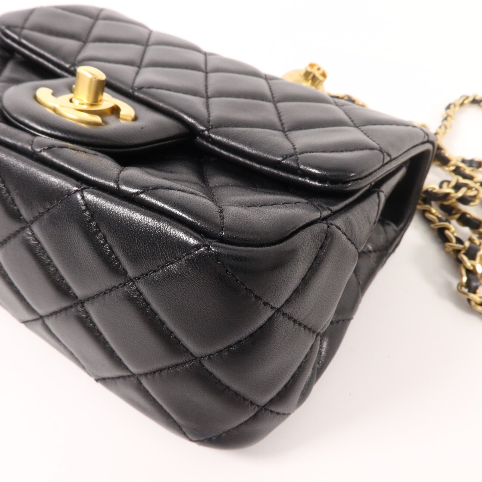 CHANEL 羊皮皮革Mini Classic 17 Gold Ball鏈帶肩背袋
