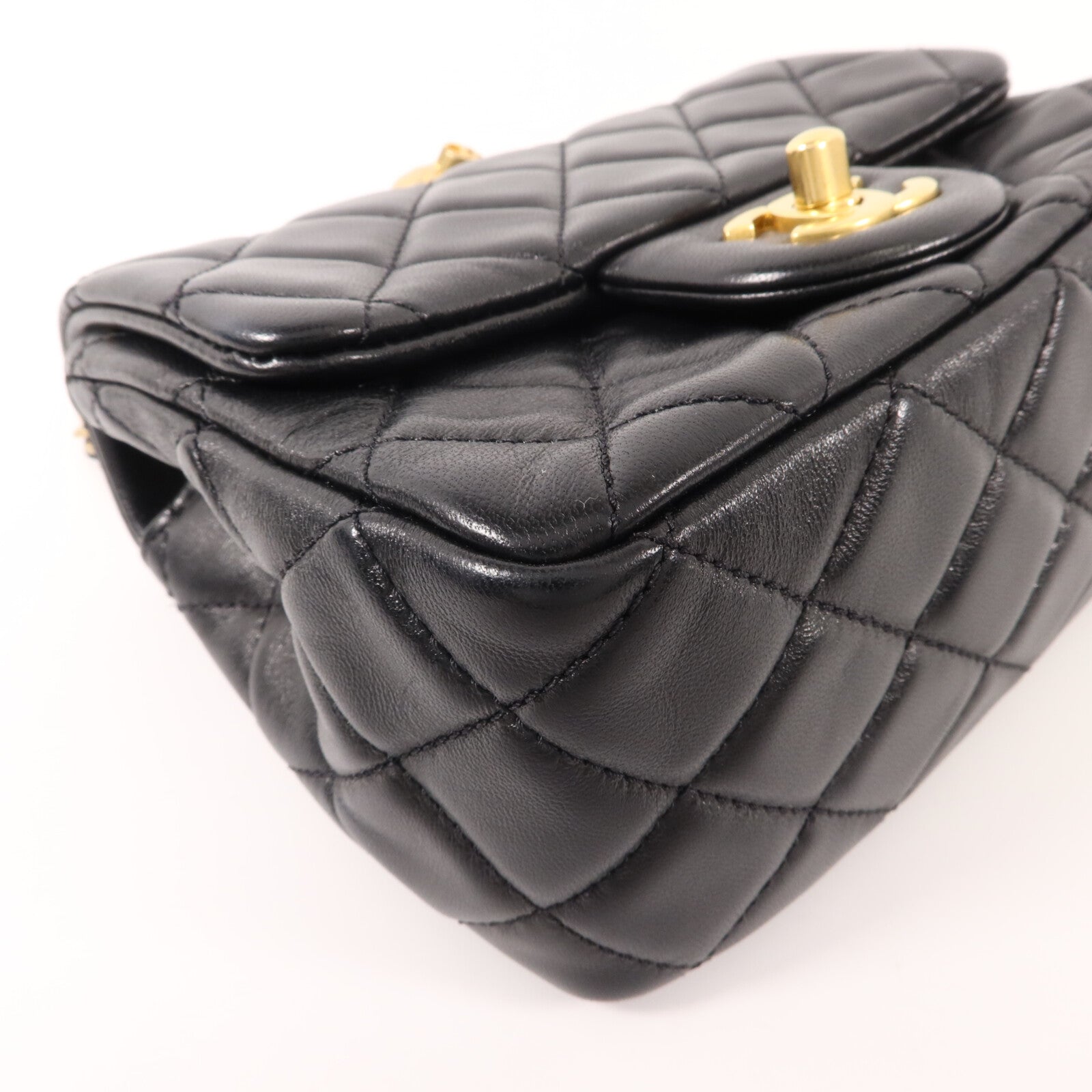 CHANEL 羊皮皮革Mini Classic 17 Gold Ball鏈帶肩背袋