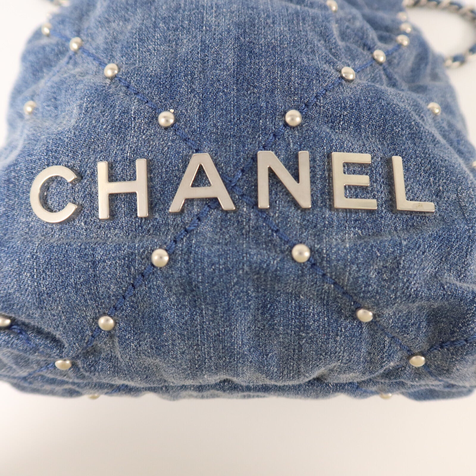 CHANEL 牛仔佈Chanel 22 Mini銀扣鏈帶手挽肩背兩用袋