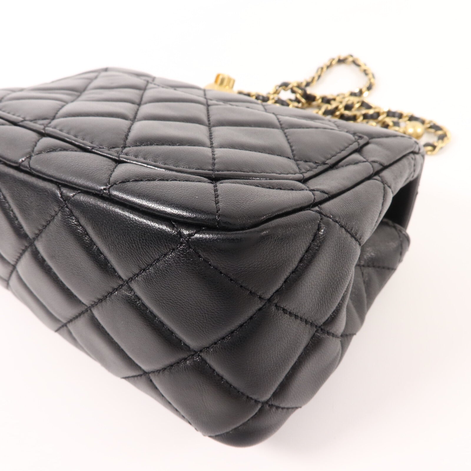 CHANEL 羊皮皮革Mini Classic 17 Gold Ball鏈帶肩背袋