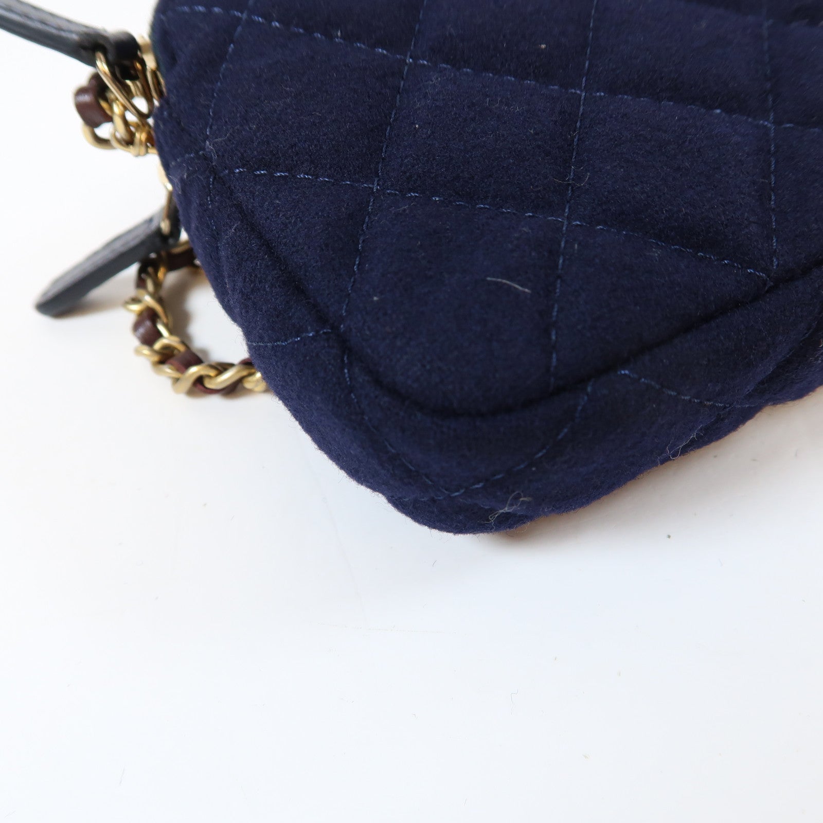CHANEL 菱格羊毛Paris-Hamburg Chain Bag金扣鏈帶肩背袋深藍色