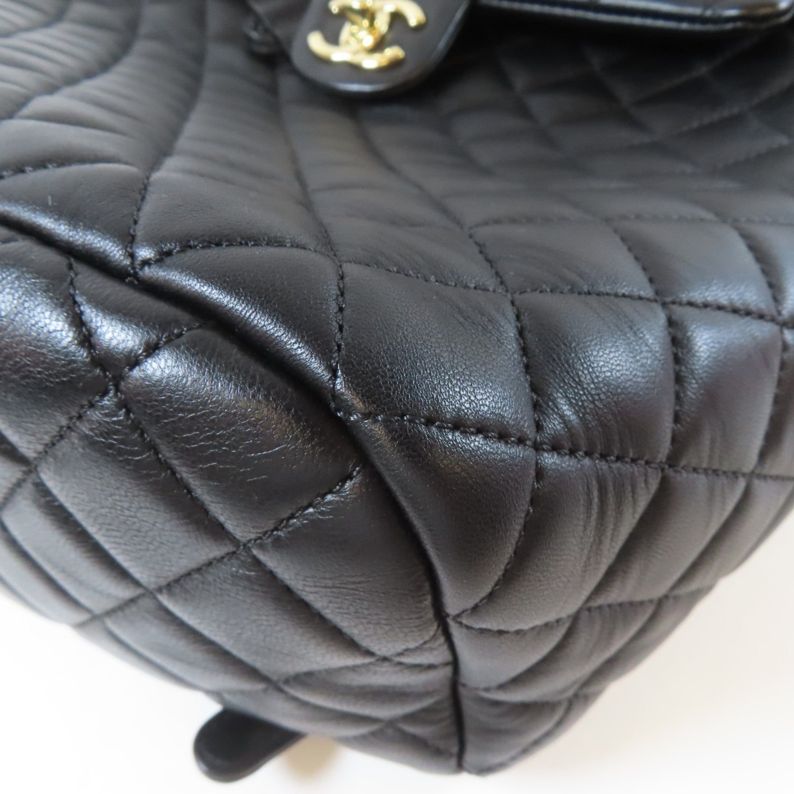 CHANEL 菱格羊皮皮革Backpack金扣背包黑色