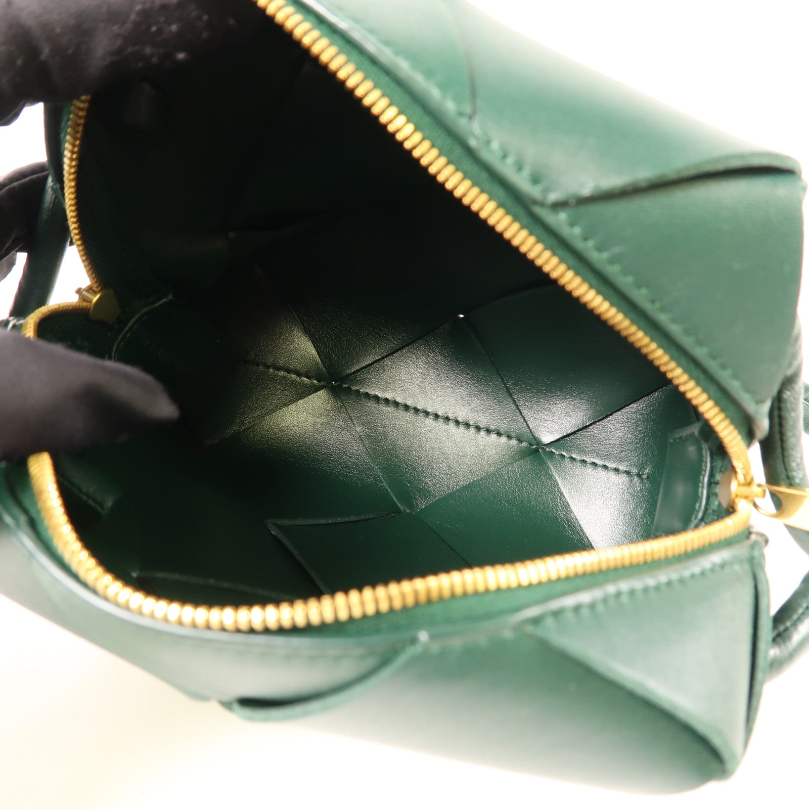 BOTTEGA VENETA 羊皮皮革Cassette Camera金扣肩背袋