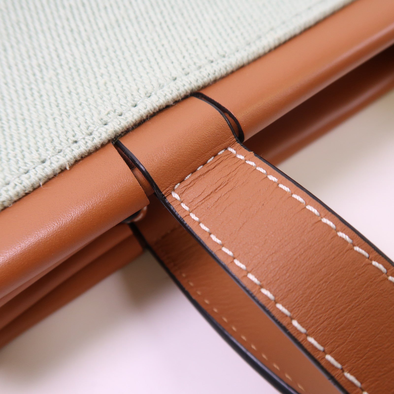 LOEWE 帆布Cushion Tote肩背袋/手挽袋