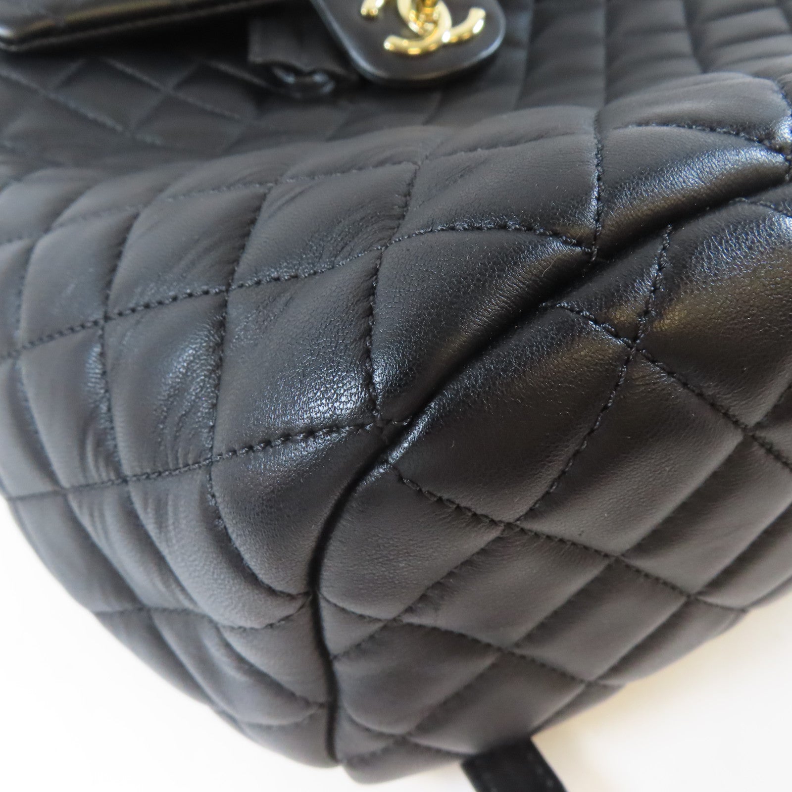 CHANEL 菱格羊皮皮革Backpack金扣背包黑色