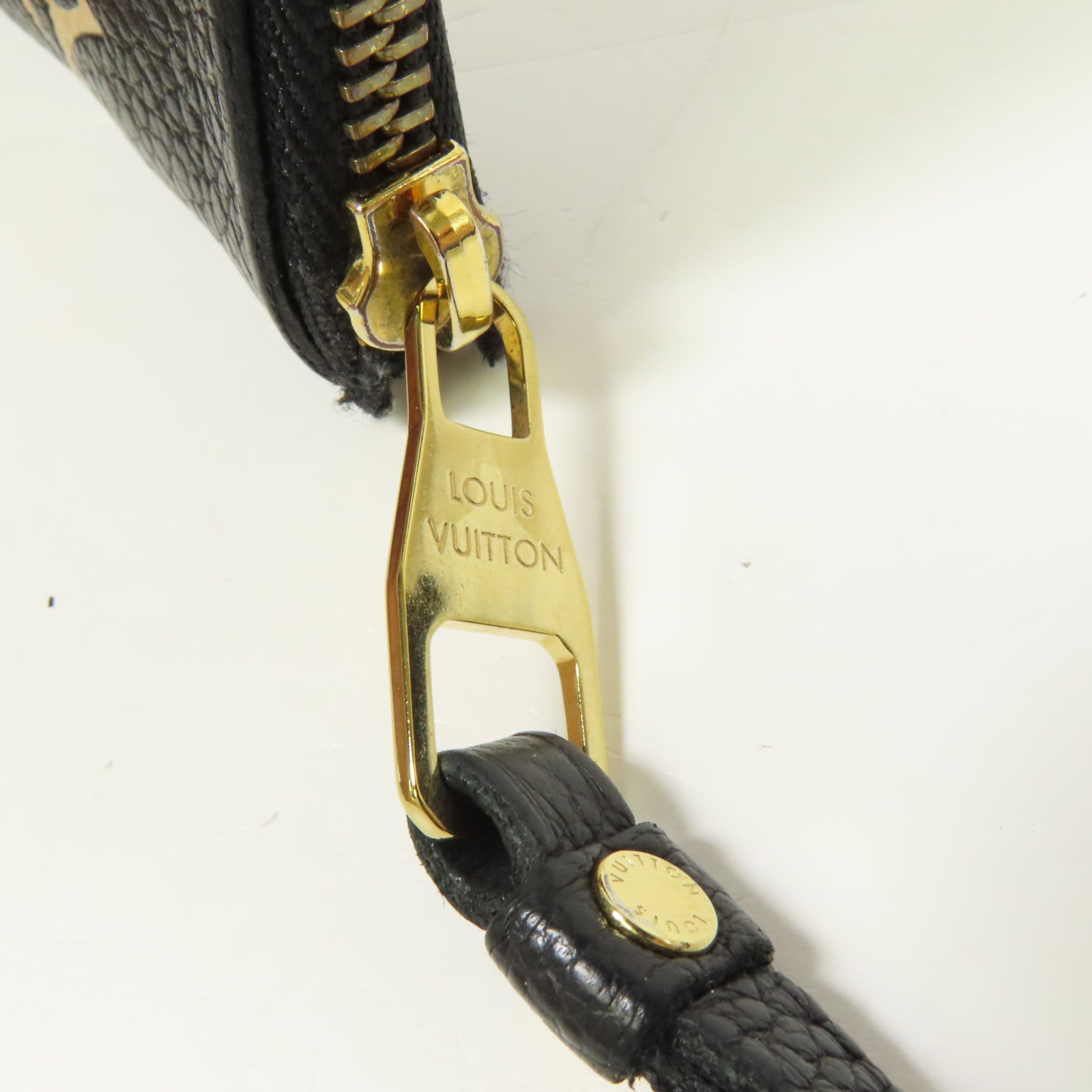 LOUIS VUITTON Monogram Empreinte Key Pouch金扣鎖匙包