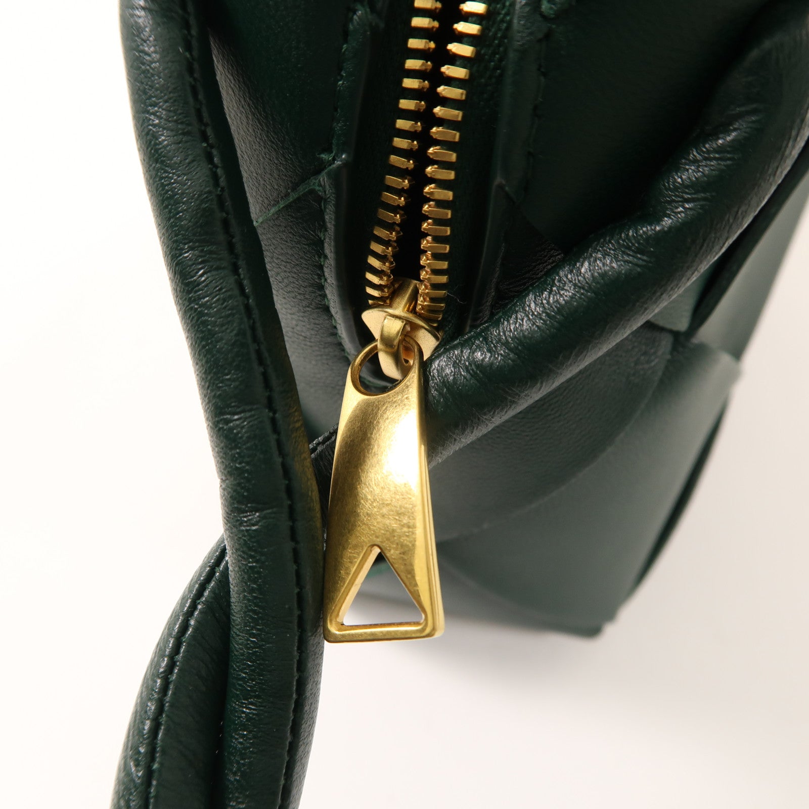 BOTTEGA VENETA 羊皮皮革Cassette Camera金扣肩背袋