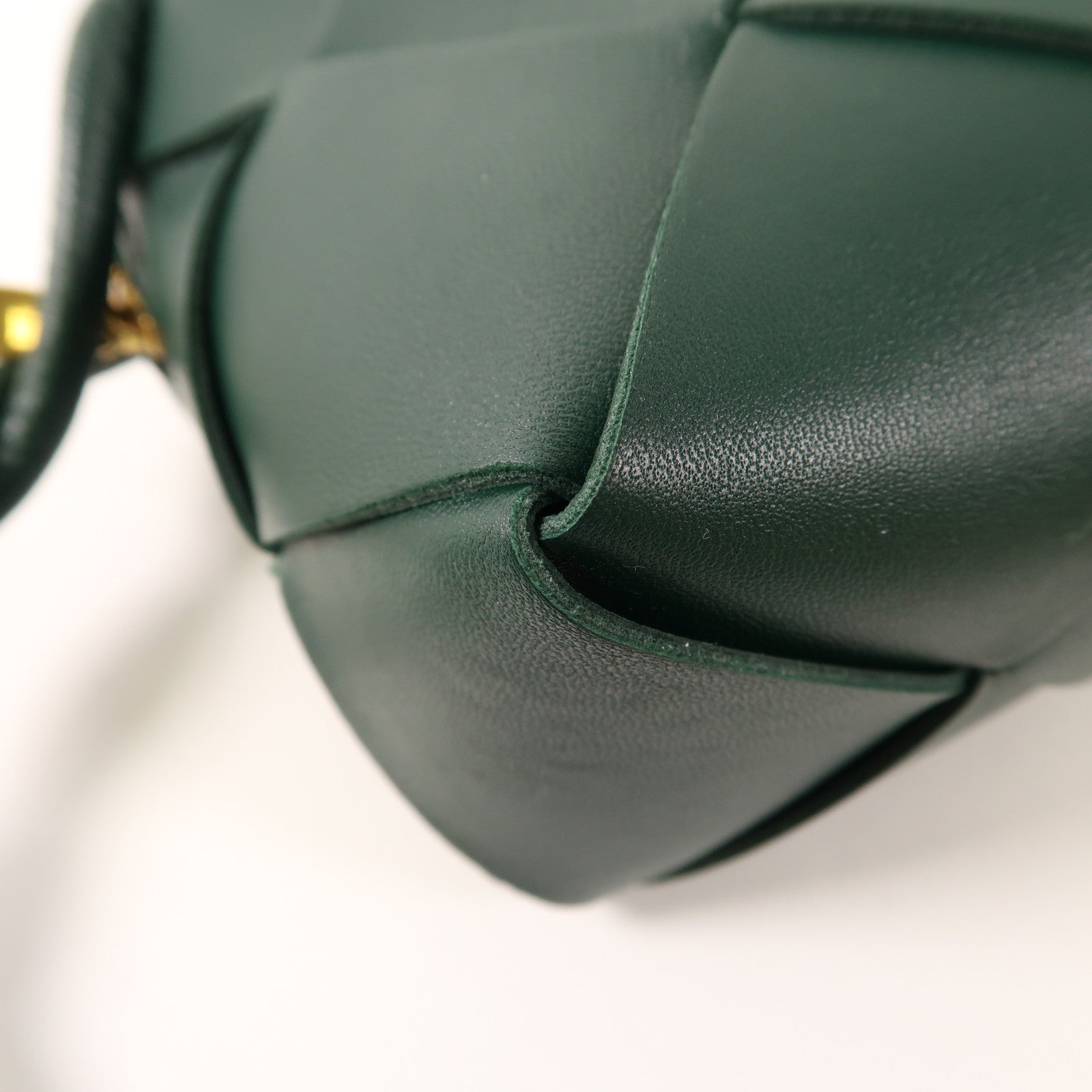 BOTTEGA VENETA 羊皮皮革Cassette Camera金扣肩背袋