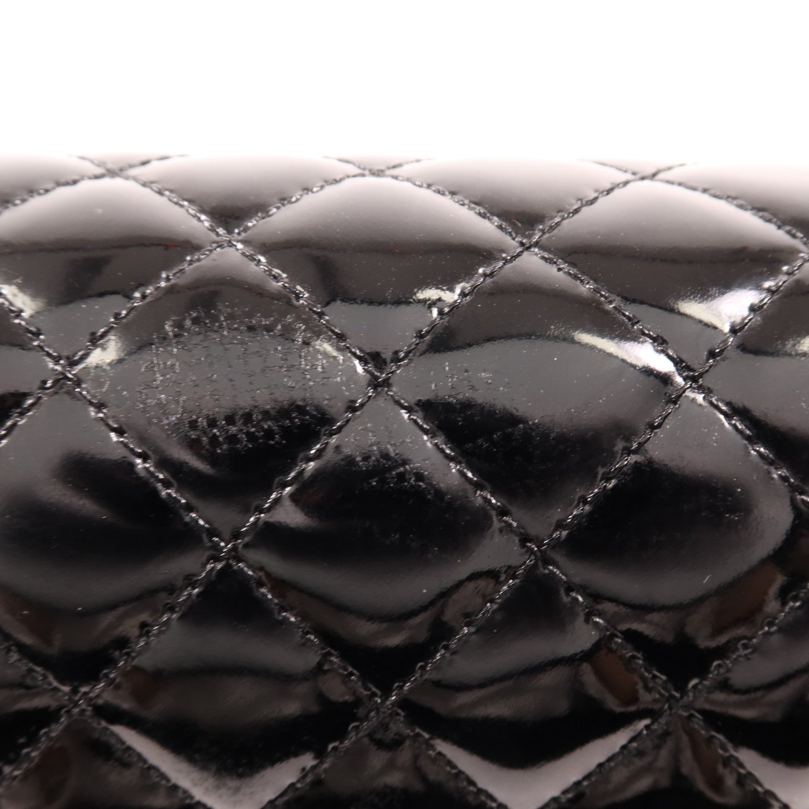 CHANEL 漆皮皮革Boy 28銀扣肩背袋