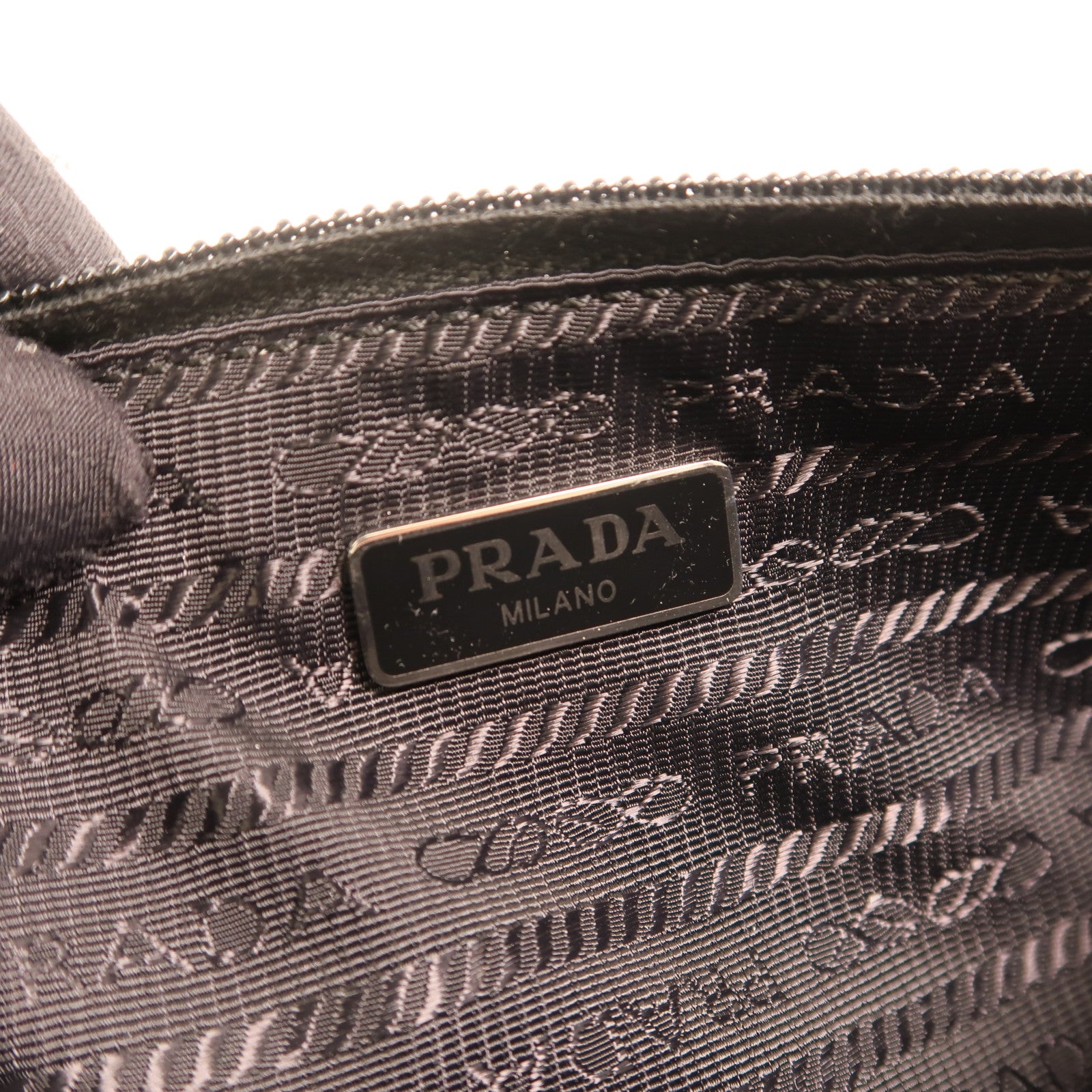 PRADA 尼龍Pouch銀扣手拿包