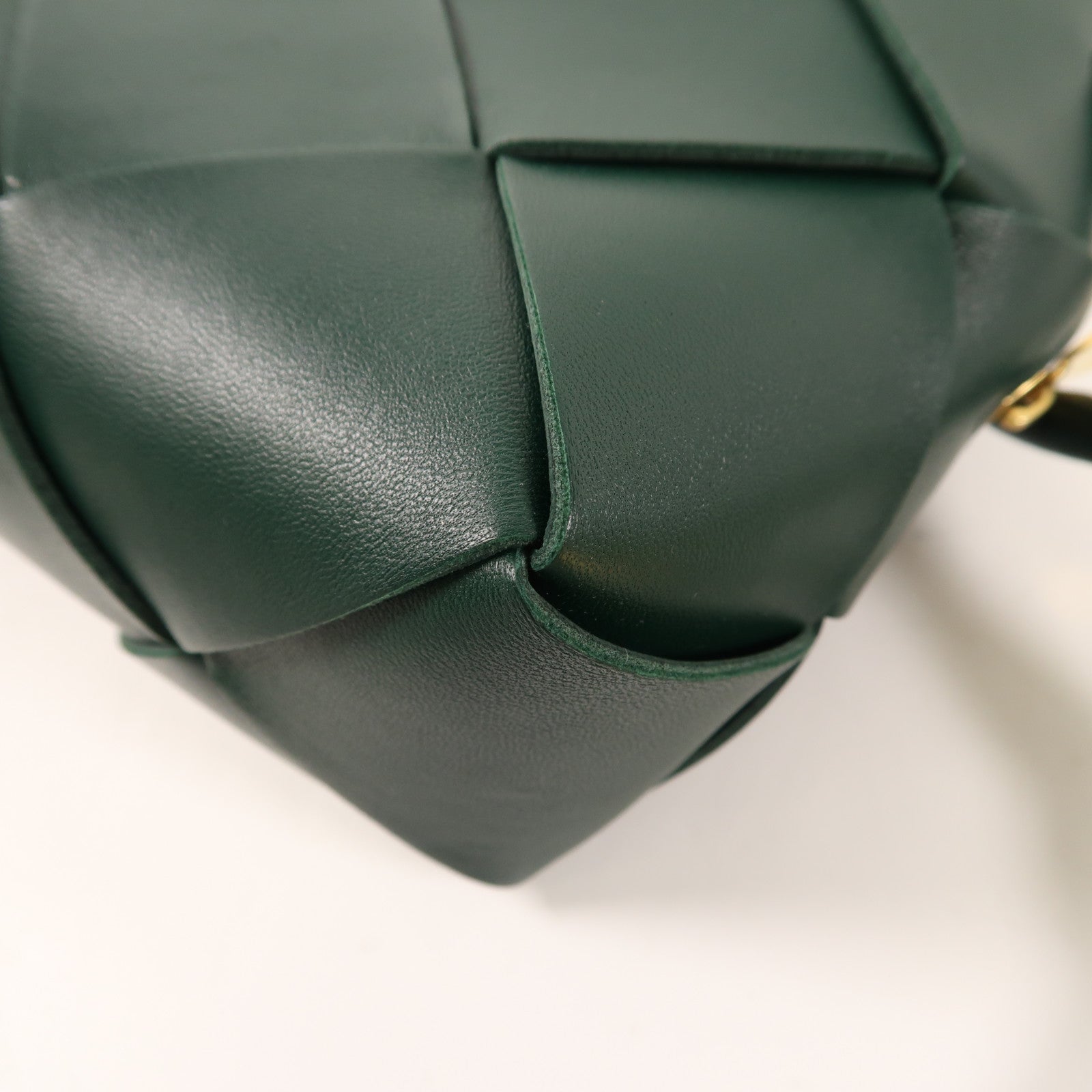 BOTTEGA VENETA 羊皮皮革Cassette Camera金扣肩背袋