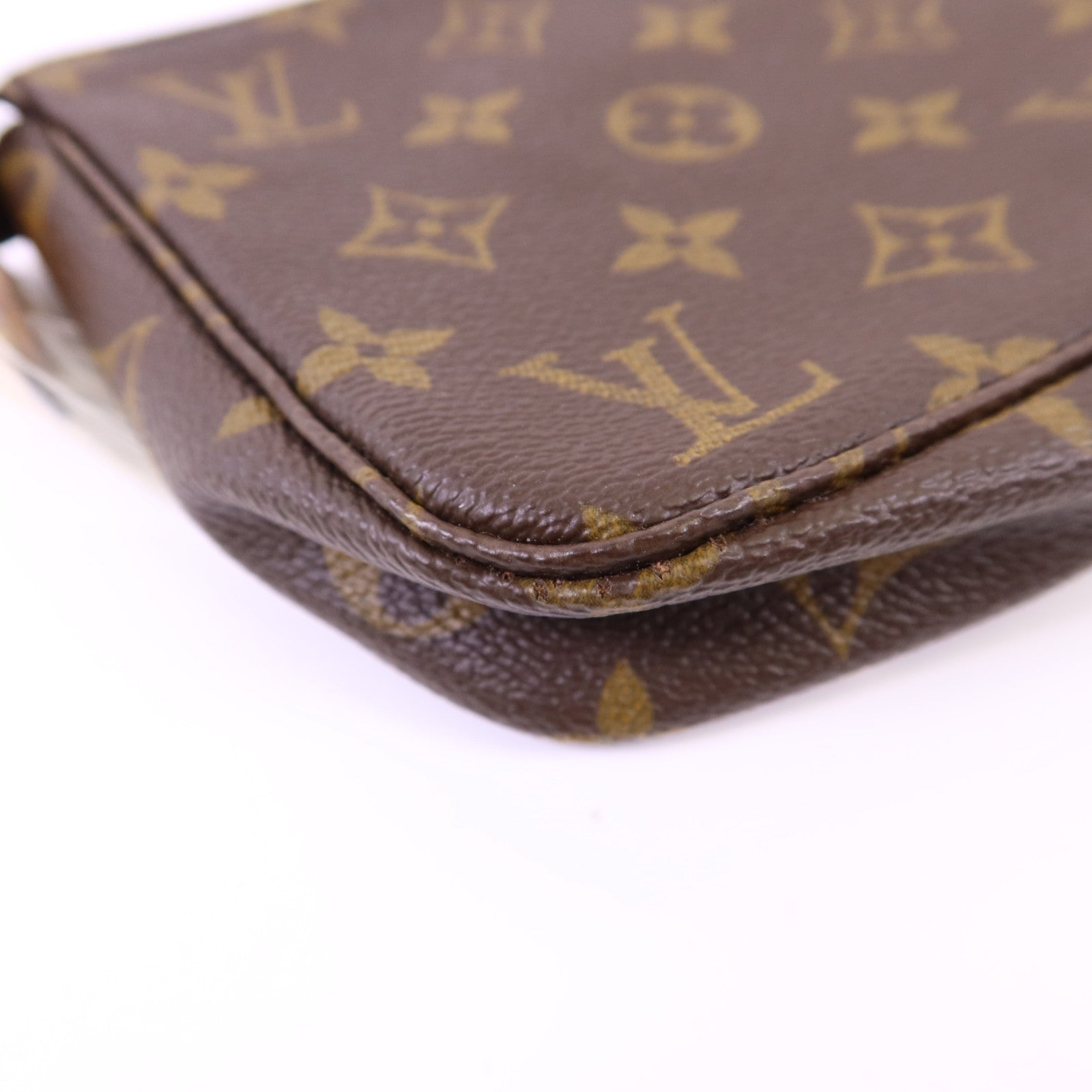 LOUIS VUITTON Monogram Pochette Accessoires金扣手挽袋棕色