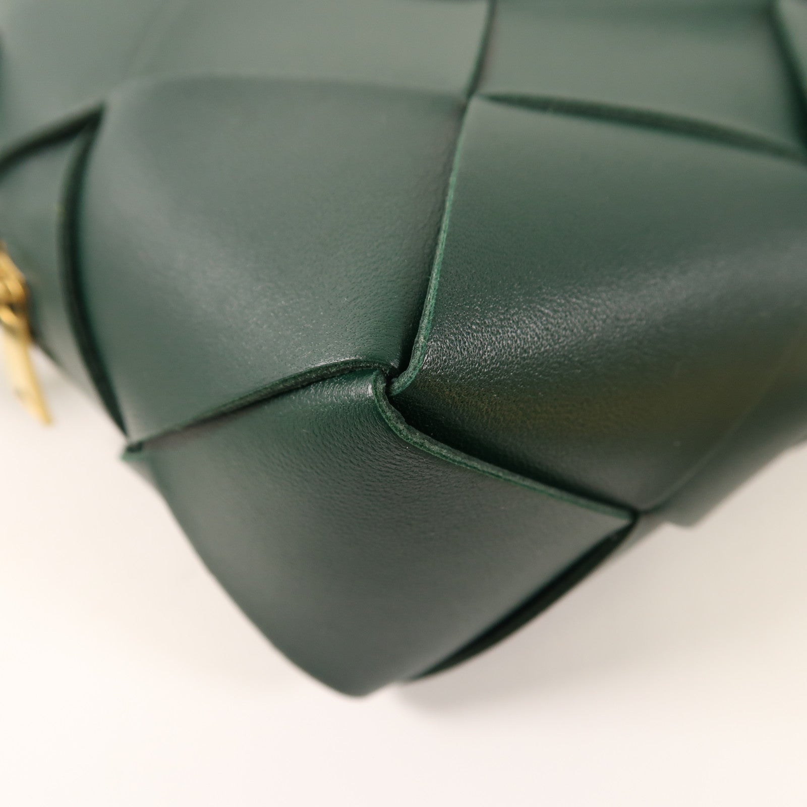 BOTTEGA VENETA 羊皮皮革Cassette Camera金扣肩背袋