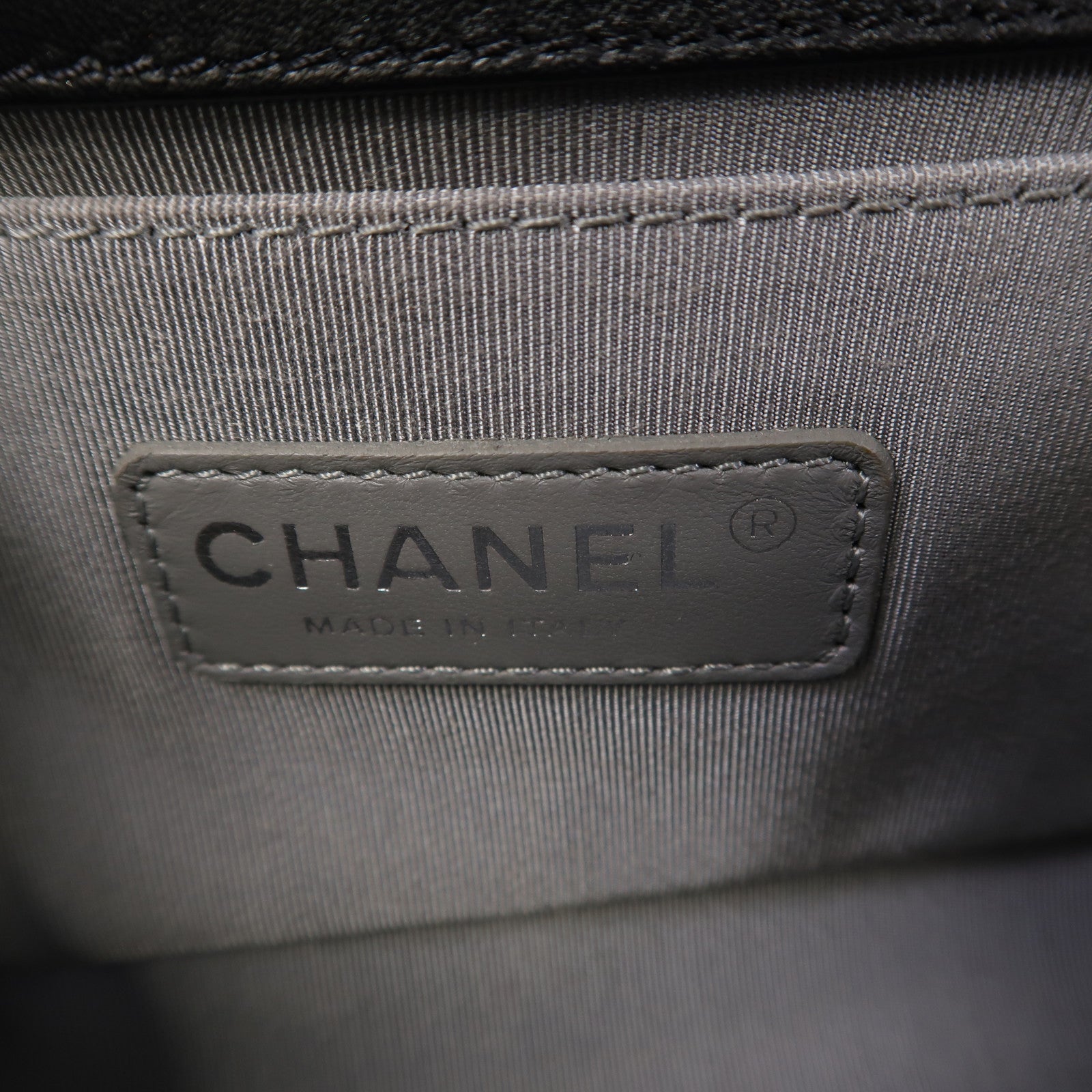 CHANEL 菱格羊皮皮革Boy 20銀扣鏈帶肩背袋黑色