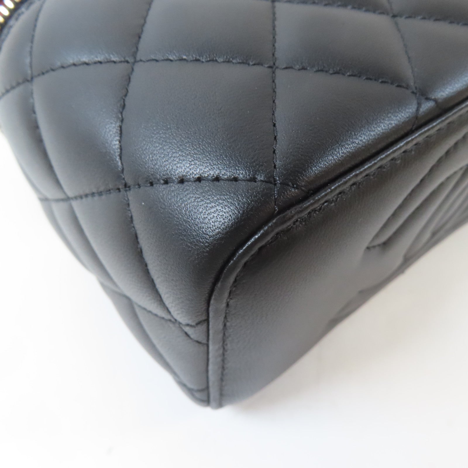 CHANEL 菱格羊皮皮革Vanity Case金扣鏈帶肩背袋黑色