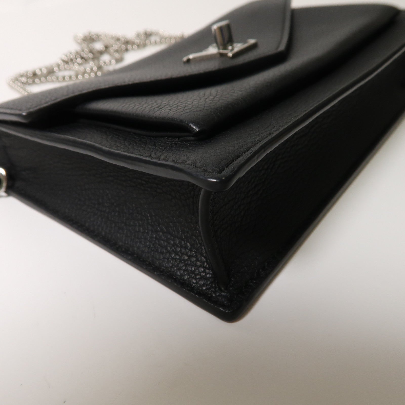 LOUIS VUITTON 牛皮皮革Mylockme Chain Pochette銀扣鏈帶肩背袋黑色