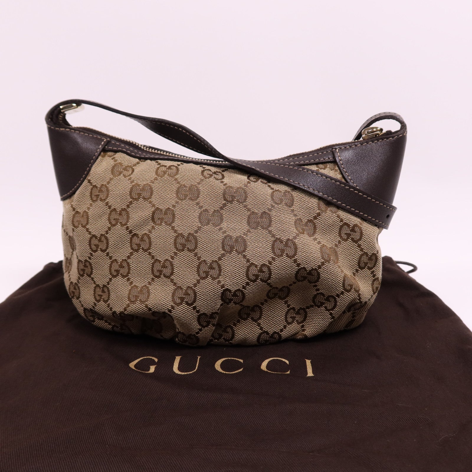 GUCCI 帆布Shoulder Pouch金扣肩背袋