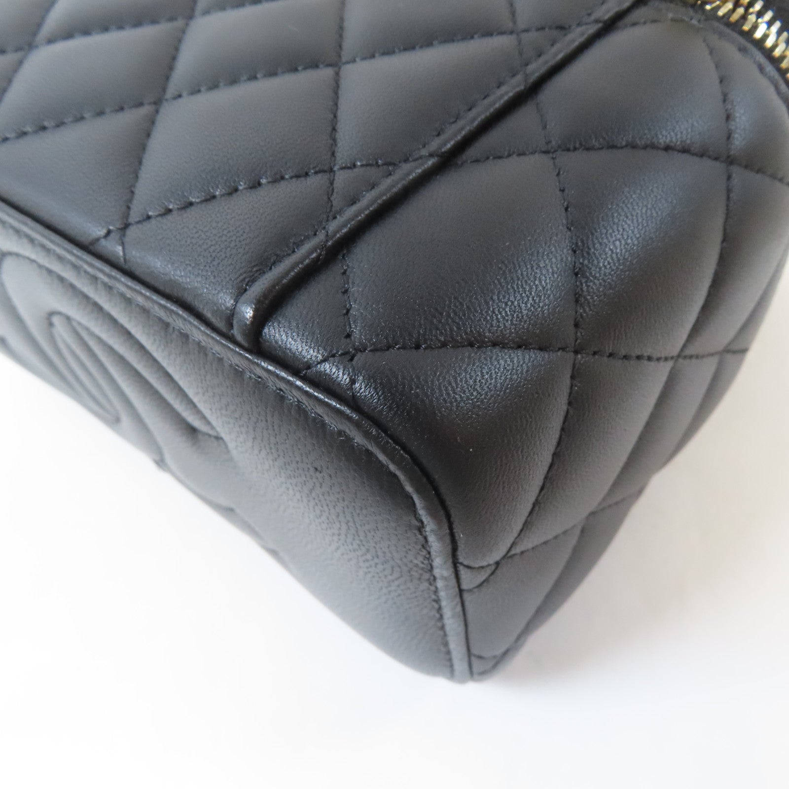 CHANEL 菱格羊皮皮革Vanity Case金扣鏈帶肩背袋黑色
