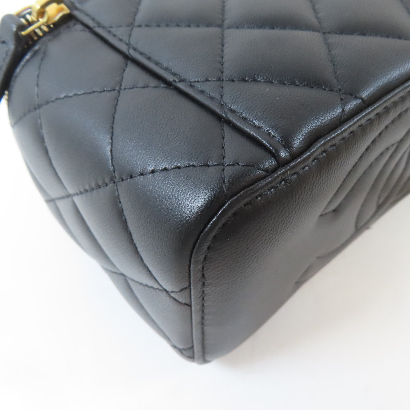 CHANEL 菱格羊皮皮革Vanity Case金扣鏈帶肩背袋黑色