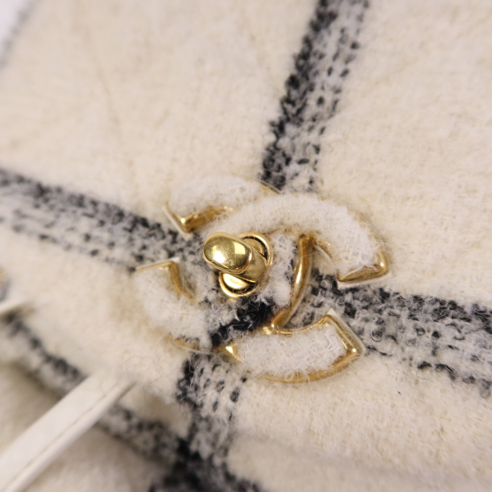 CHANEL 【激減優惠】Tweed 22K Duma金扣鏈帶背包