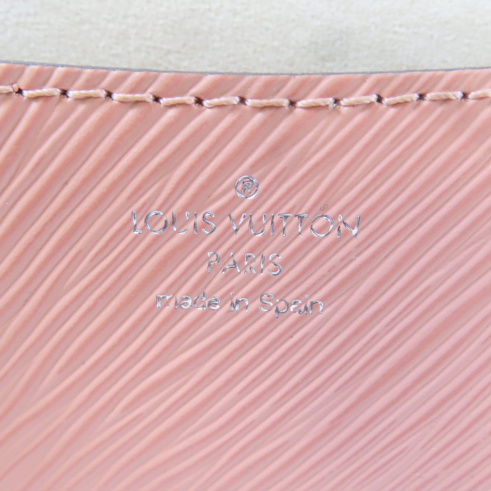 LOUIS VUITTON EPI Buci銀扣肩背袋粉紅色