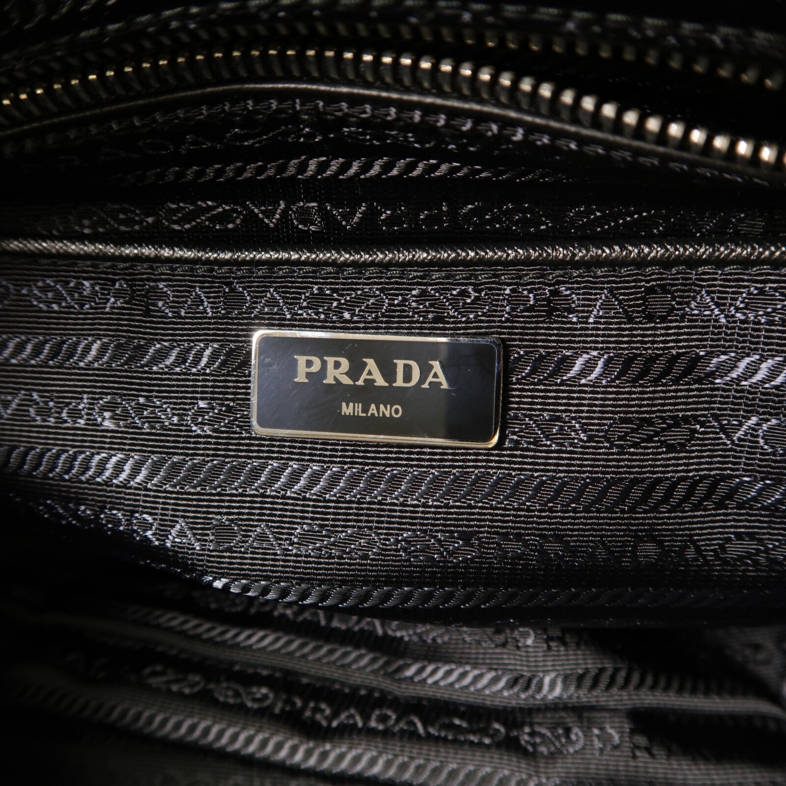 PRADA 尼龍Chain Shoulder鏈帶肩背袋