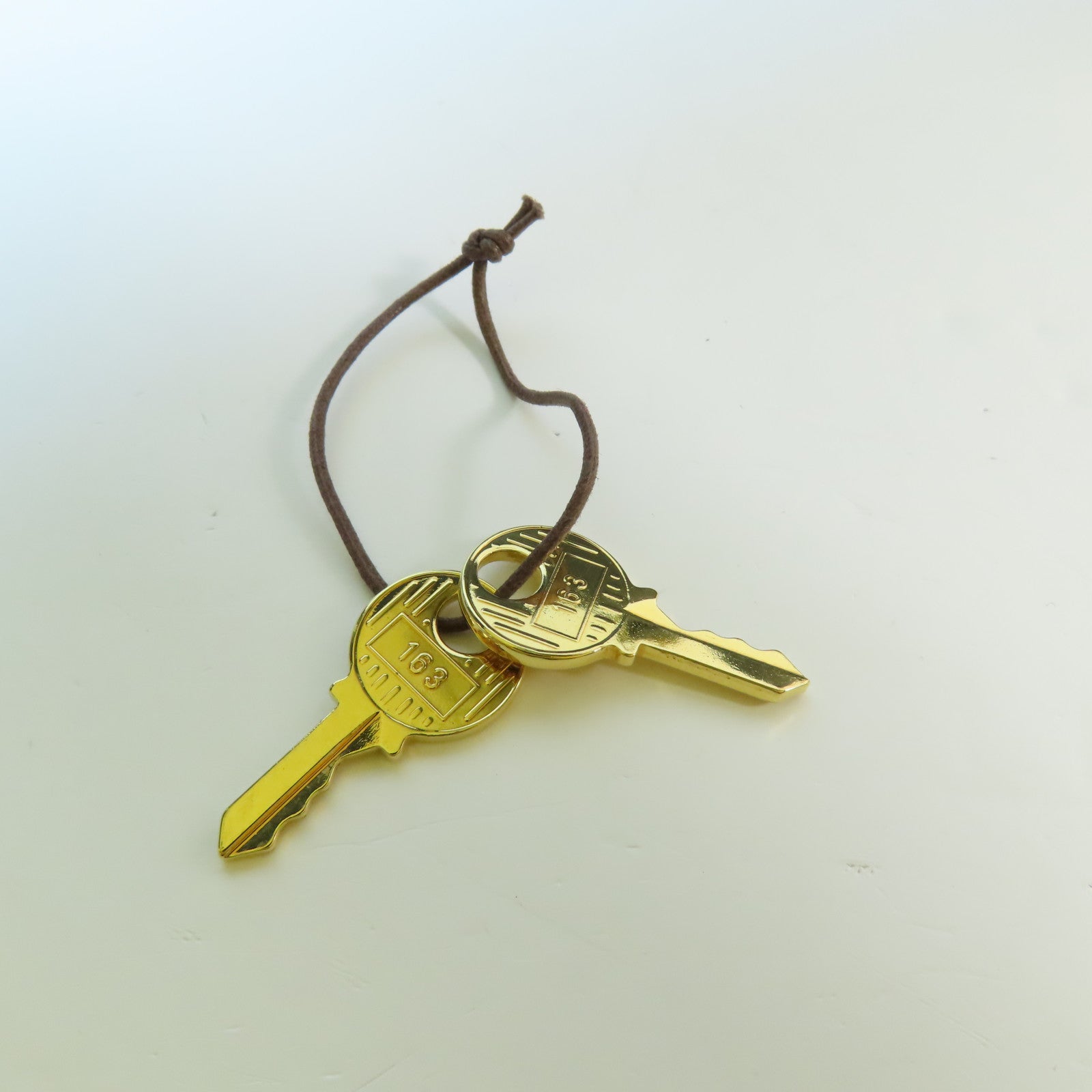 HERMES Clemence皮革Picotin MM金扣手挽袋Noir