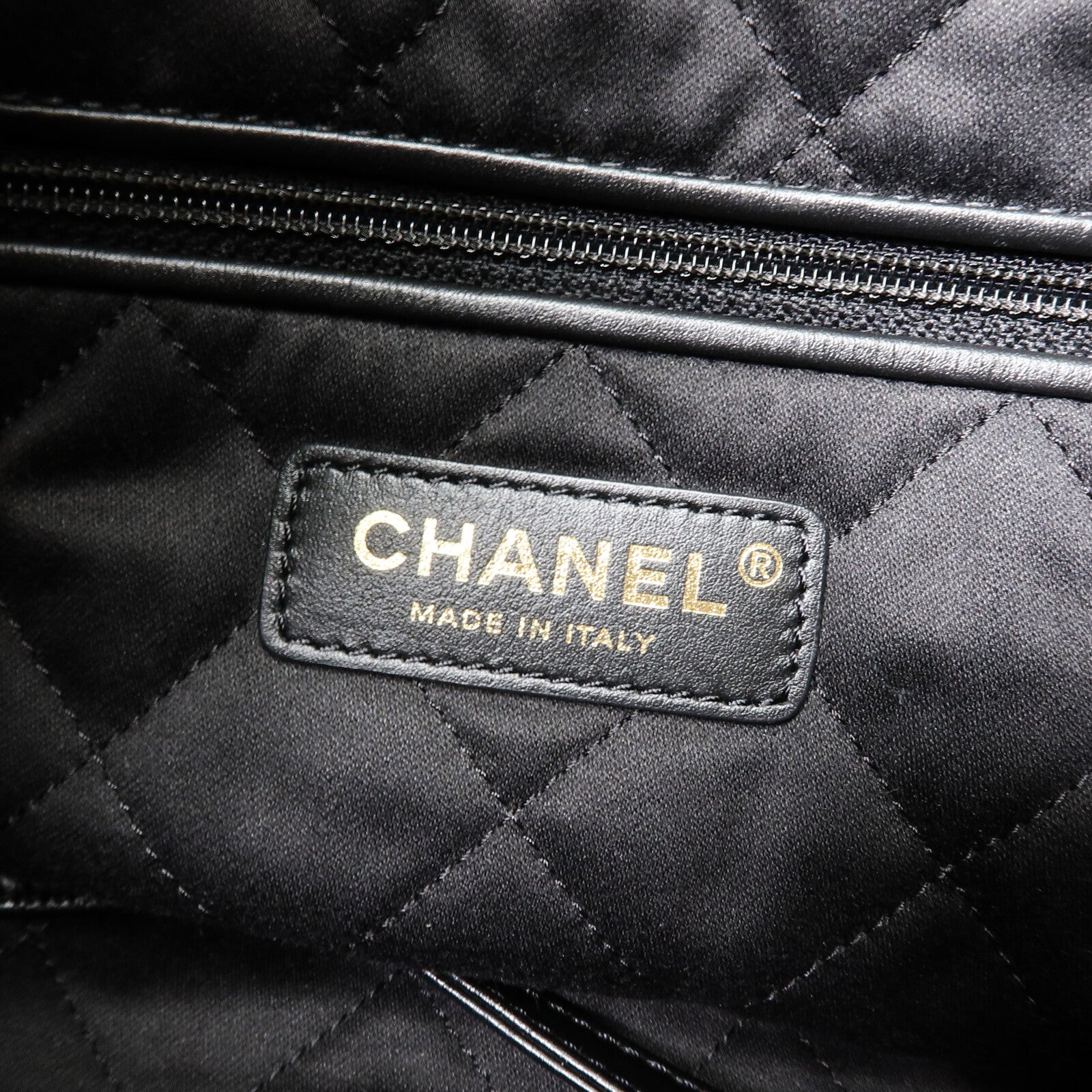 CHANEL 牛皮皮革Chanel 22 Small鏈帶肩背袋