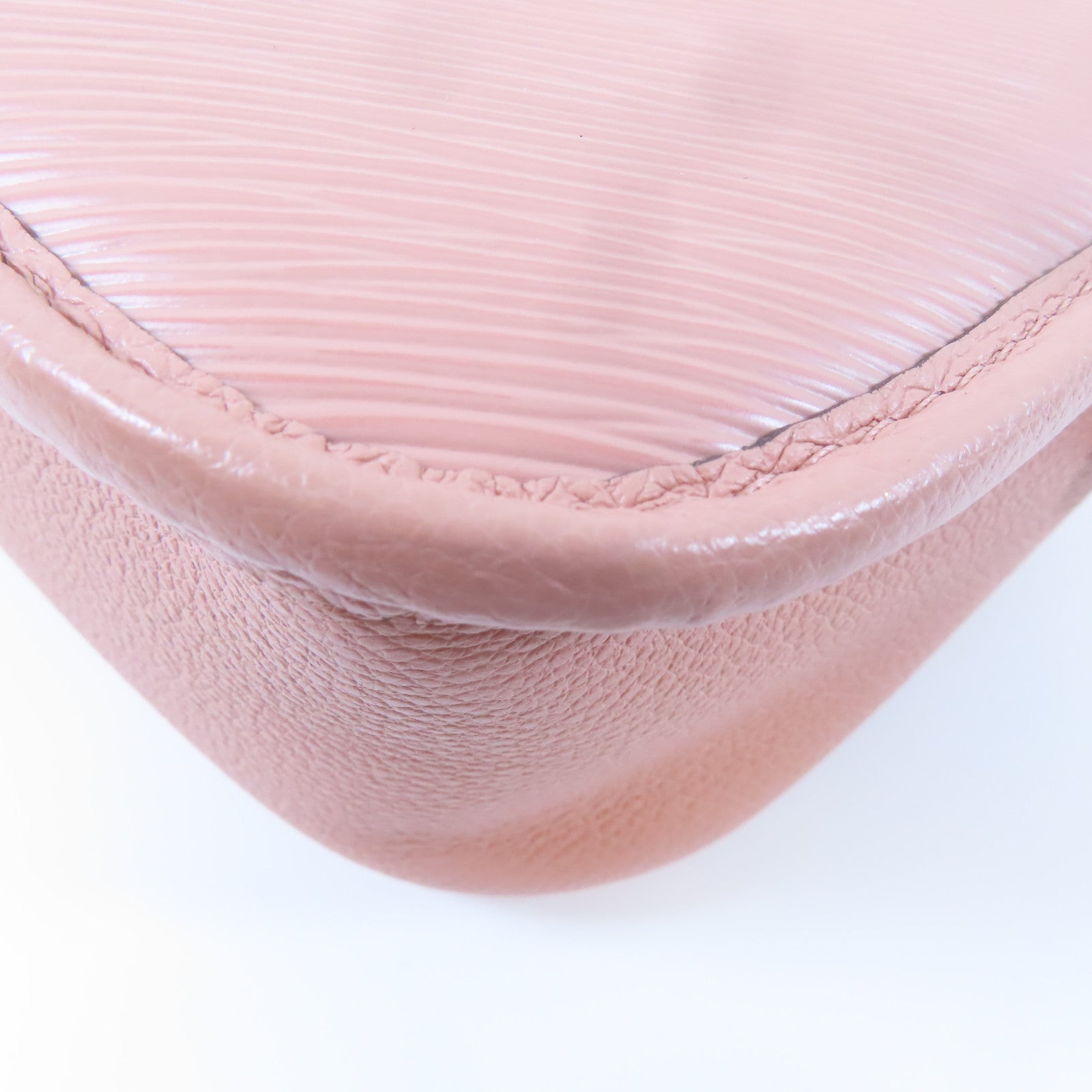 LOUIS VUITTON EPI Buci銀扣肩背袋粉紅色