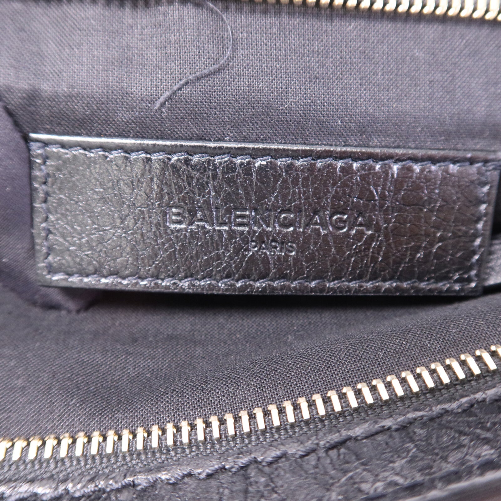 BALENCIAGA 牛皮皮革Clutch金扣手提包
