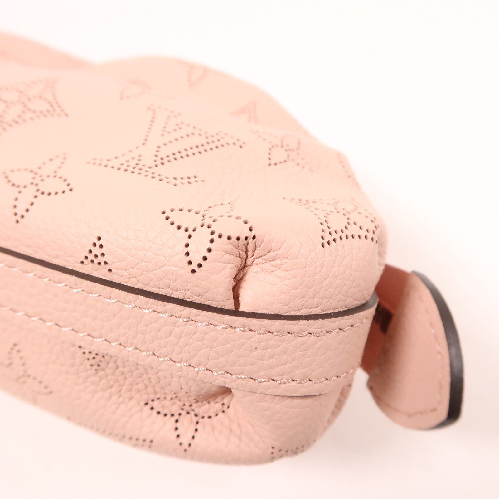 LOUIS VUITTON Monogram Mahina Scala Mini Pouch銀扣肩背袋