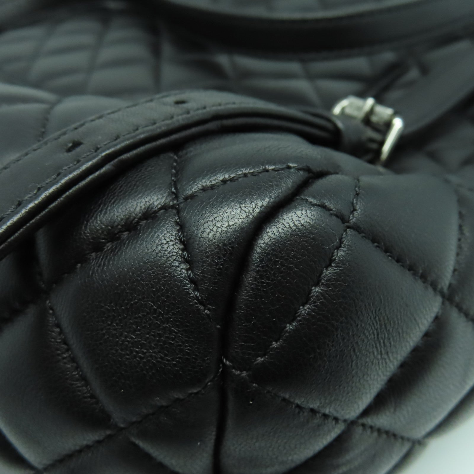 CHANEL 菱格羊皮皮革Backpack銀扣背包黑色