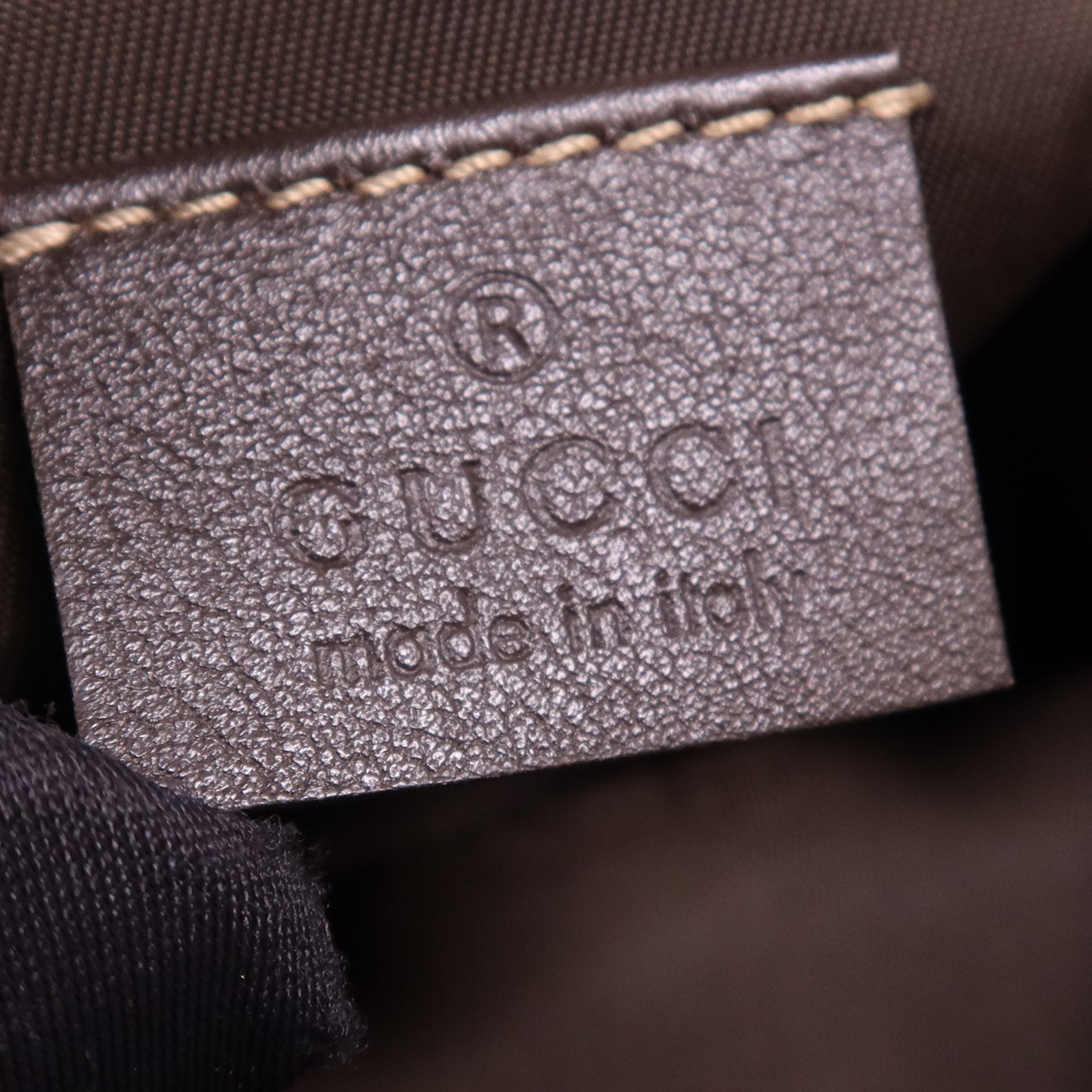 GUCCI 帆布Shoulder Pouch金扣肩背袋