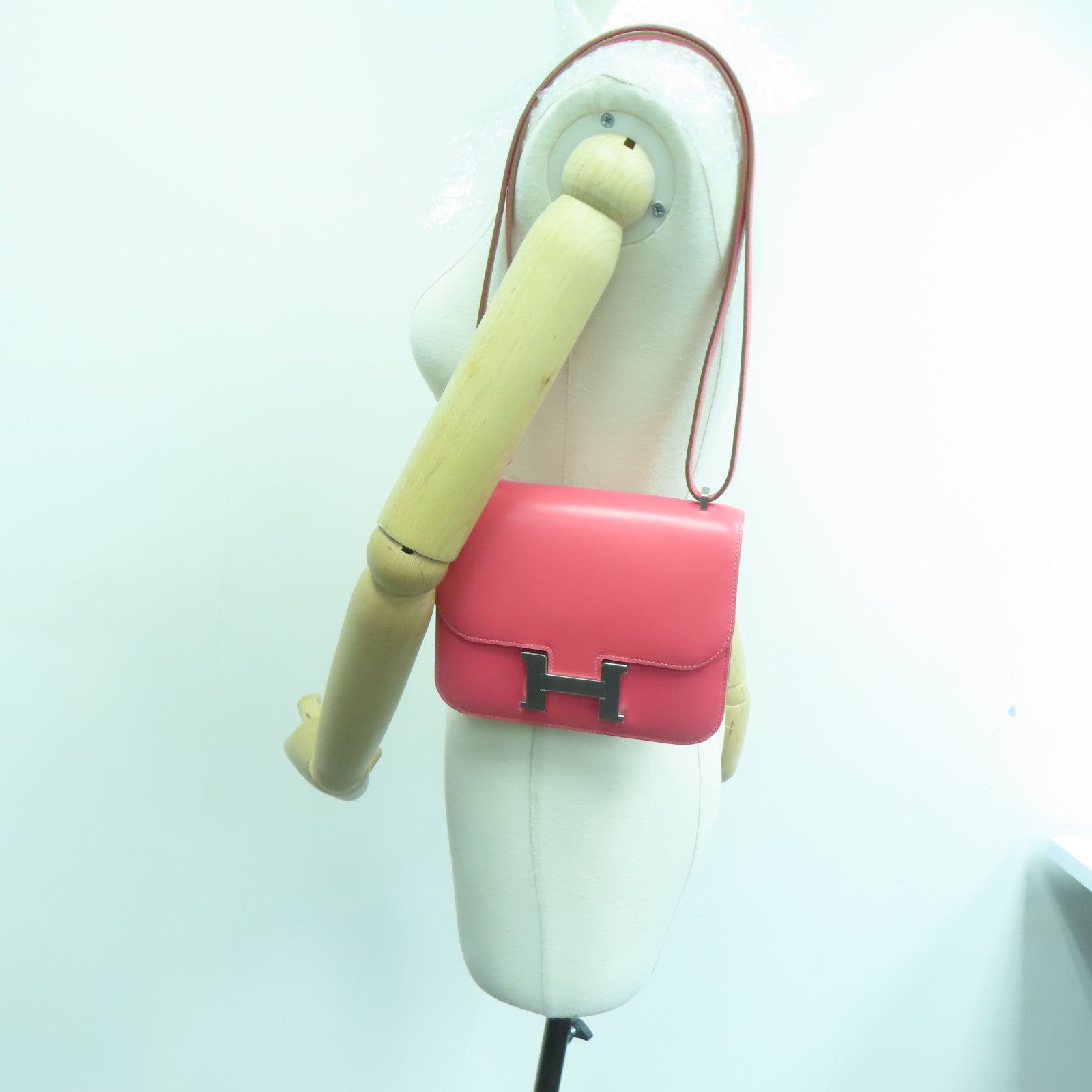 HERMES 【激減優惠精選】Tadket皮革Constance Mini銀扣肩背袋粉紅色