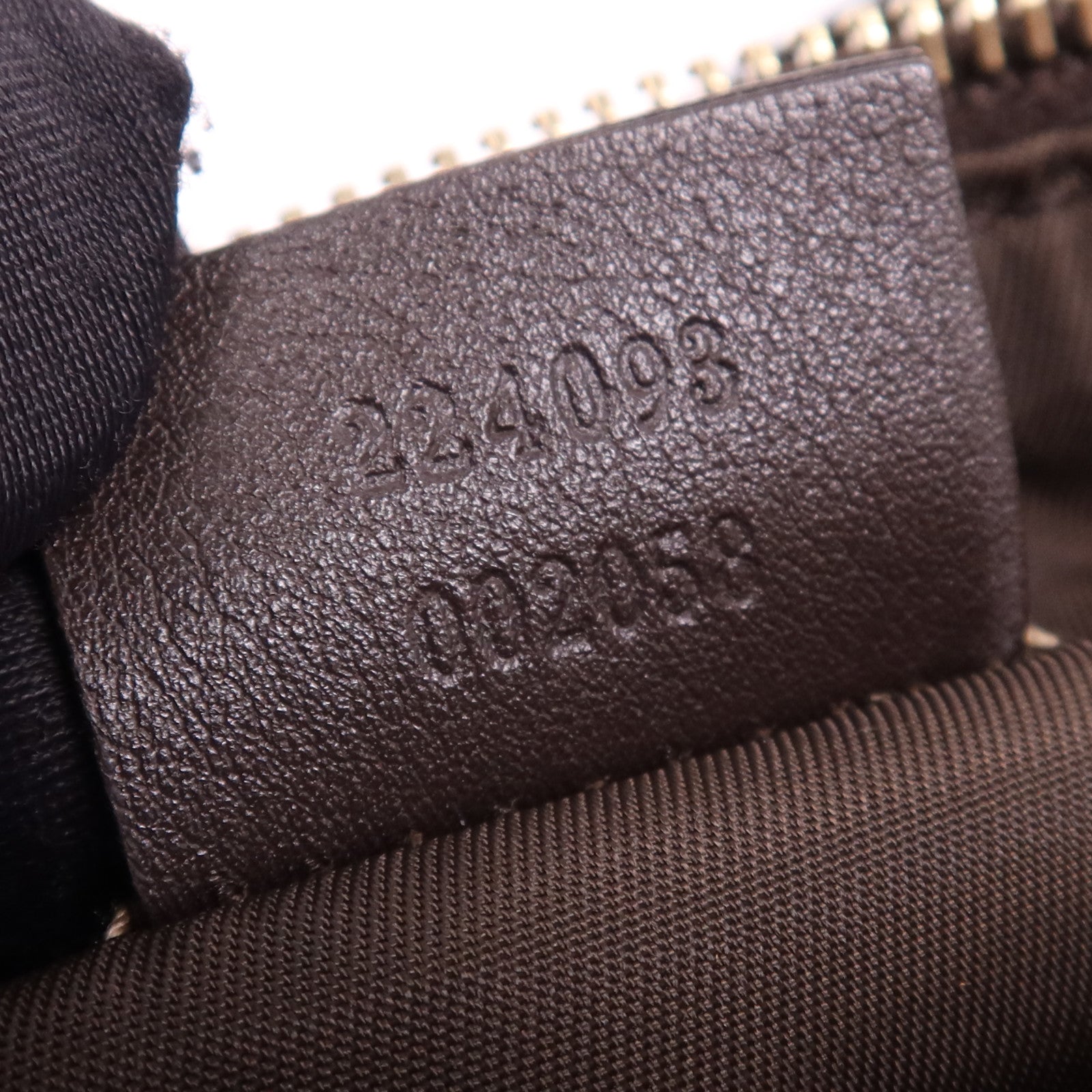 GUCCI 帆布Shoulder Pouch金扣肩背袋