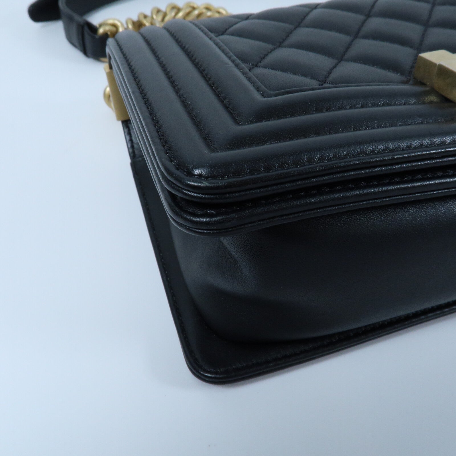 CHANEL 牛皮皮革Boy 20金扣鏈帶肩背袋